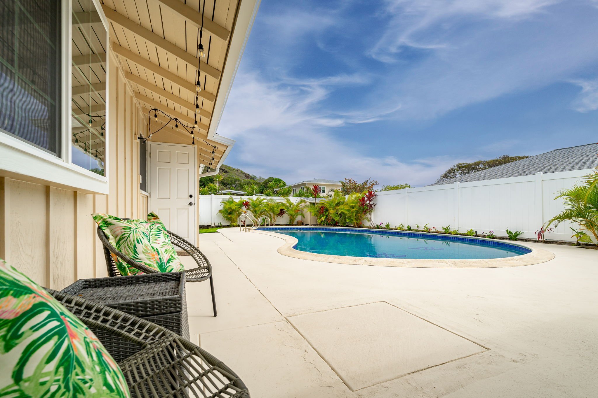 41-web-or-mls-Styron Photo 311 Puamamane St-9261-Edit.jpg