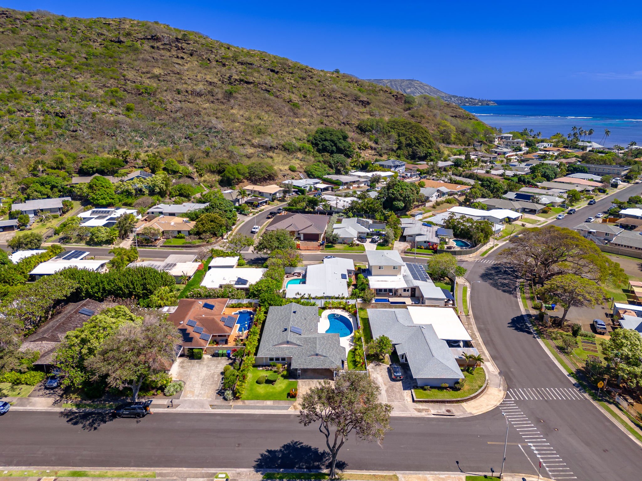 43-web-or-mls-Styron Photo 311 Puamamane St--3.jpg