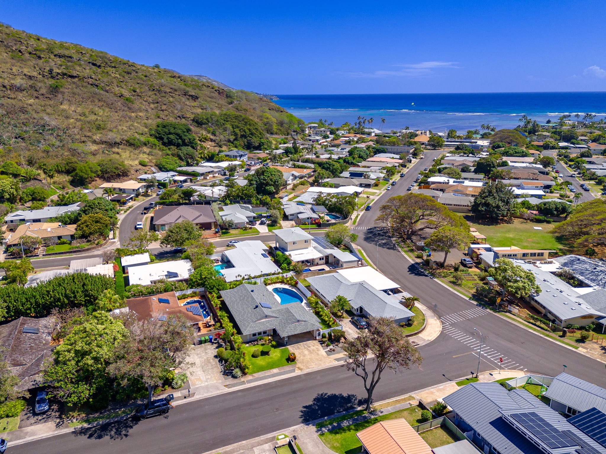 44-web-or-mls-Styron Photo 311 Puamamane St--4.jpg