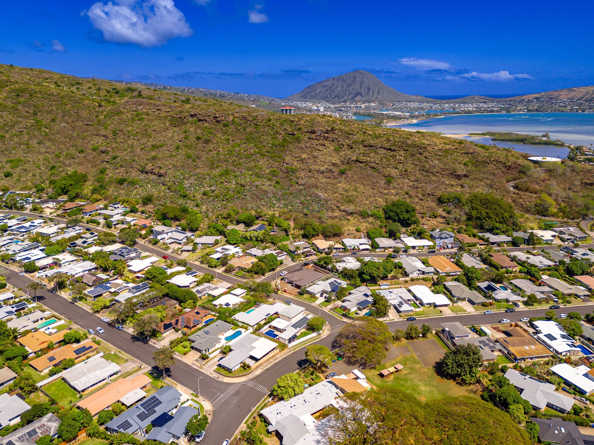 54-web-or-mls-Styron Photo 311 Puamamane St--11.jpg