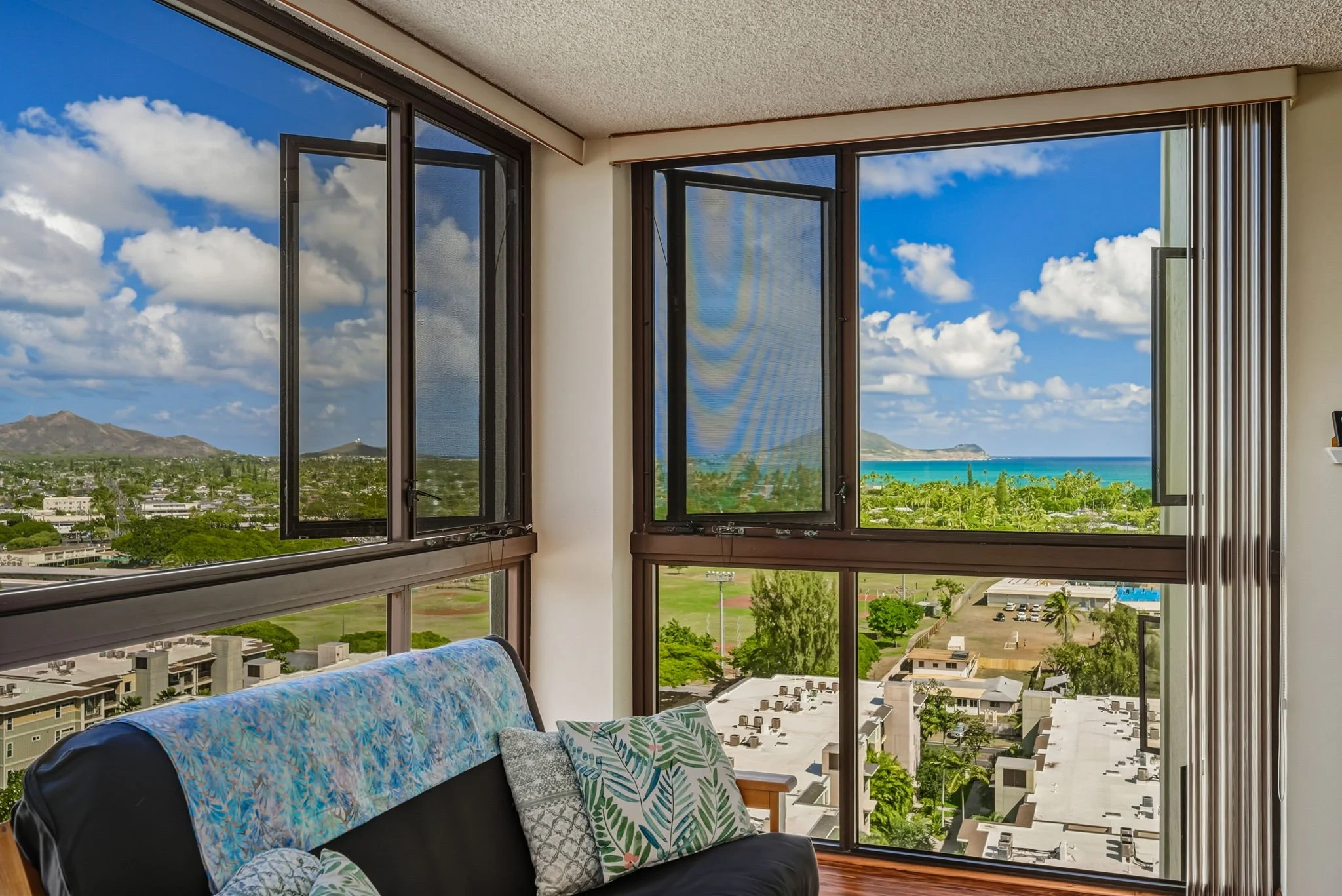 14-web-or-mls-Styron Photo 322 Aoloa St 1512-6102.jpg