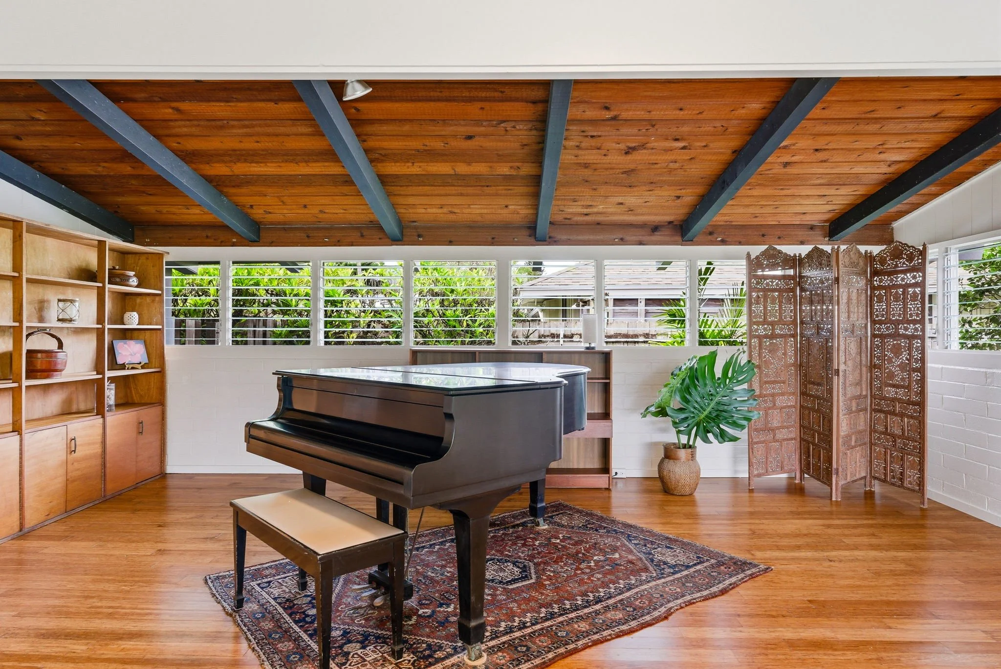 661 NORTH KAINALU DRIVE ~ Kailua