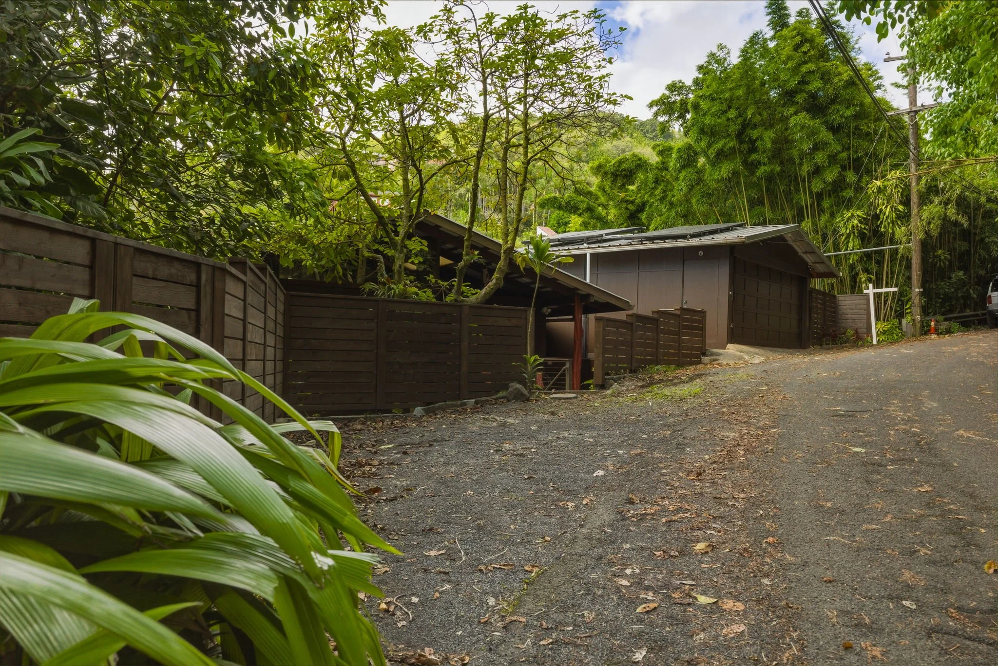 1-web-or-mls-Styron Photo 4142 Round Top Dr-2524.jpg