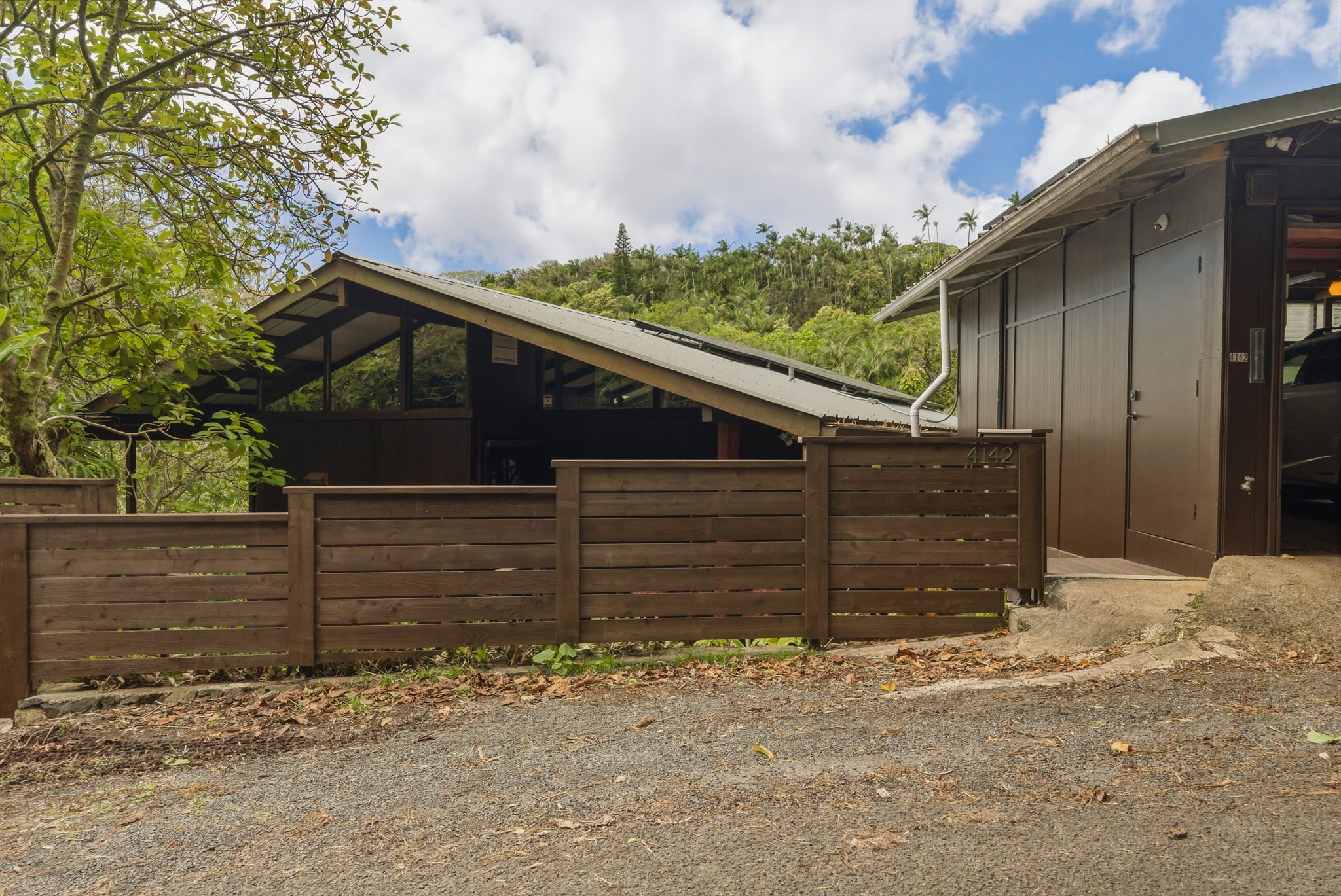 42-web-or-mls-Styron Photo 4142 Round Top Dr-2458.jpg