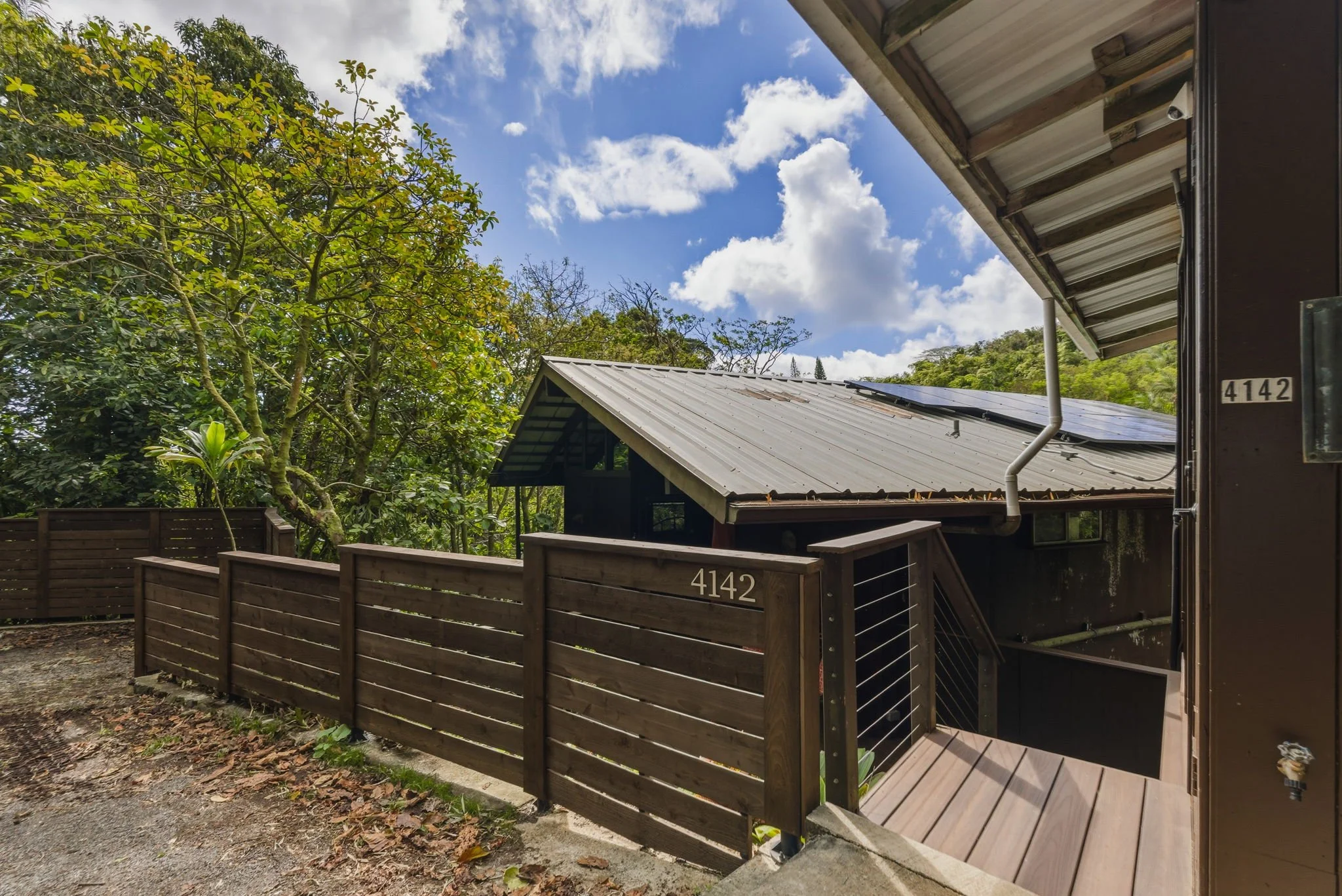 52-web-or-mls-Styron Photo 4142 Round Top Dr-2503.jpg