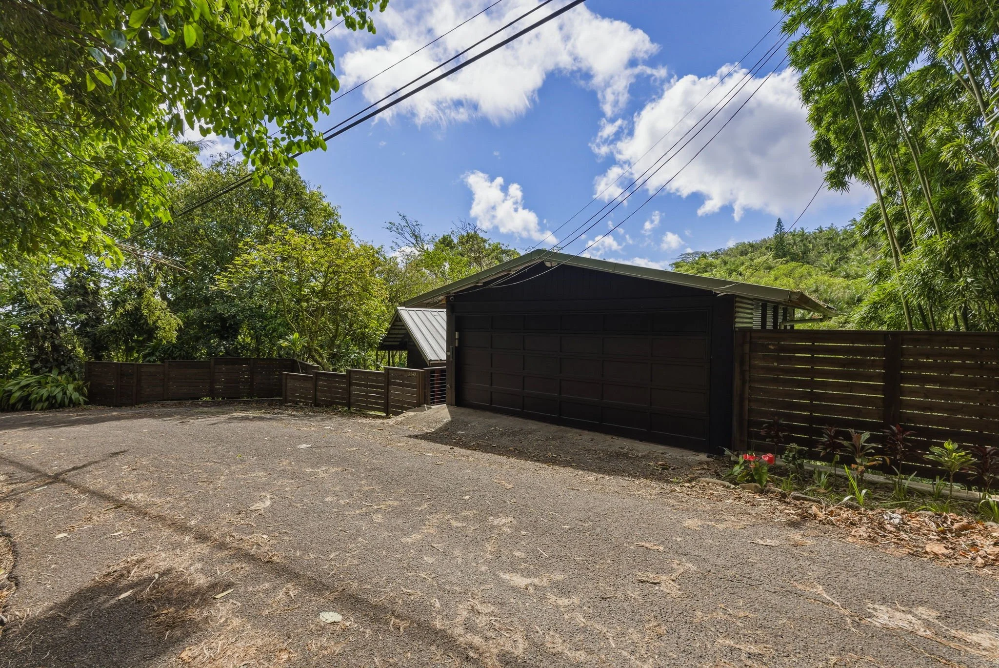 54-web-or-mls-Styron Photo 4142 Round Top Dr-2515.jpg