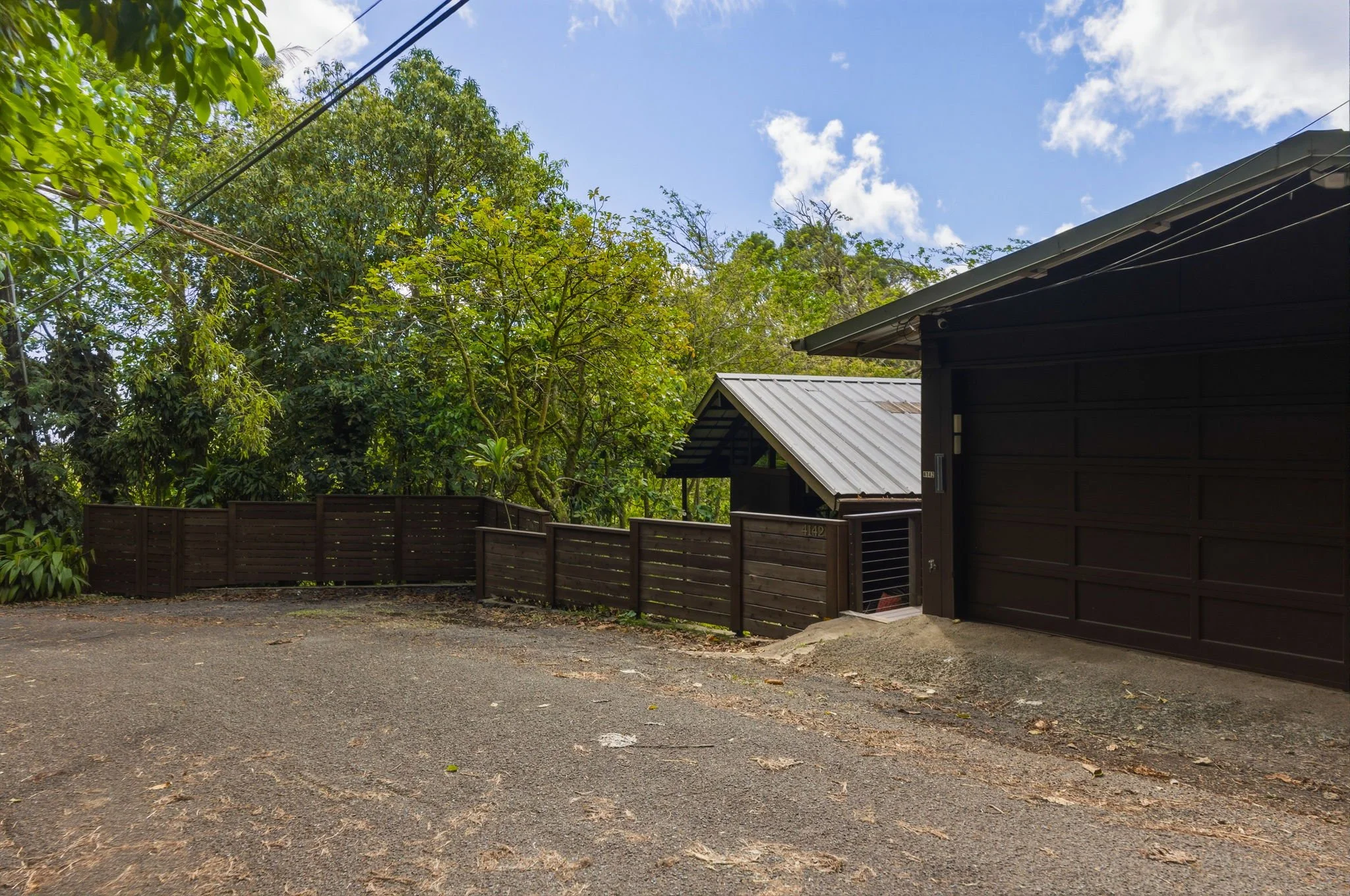 55-web-or-mls-Styron Photo 4142 Round Top Dr-2518.jpg