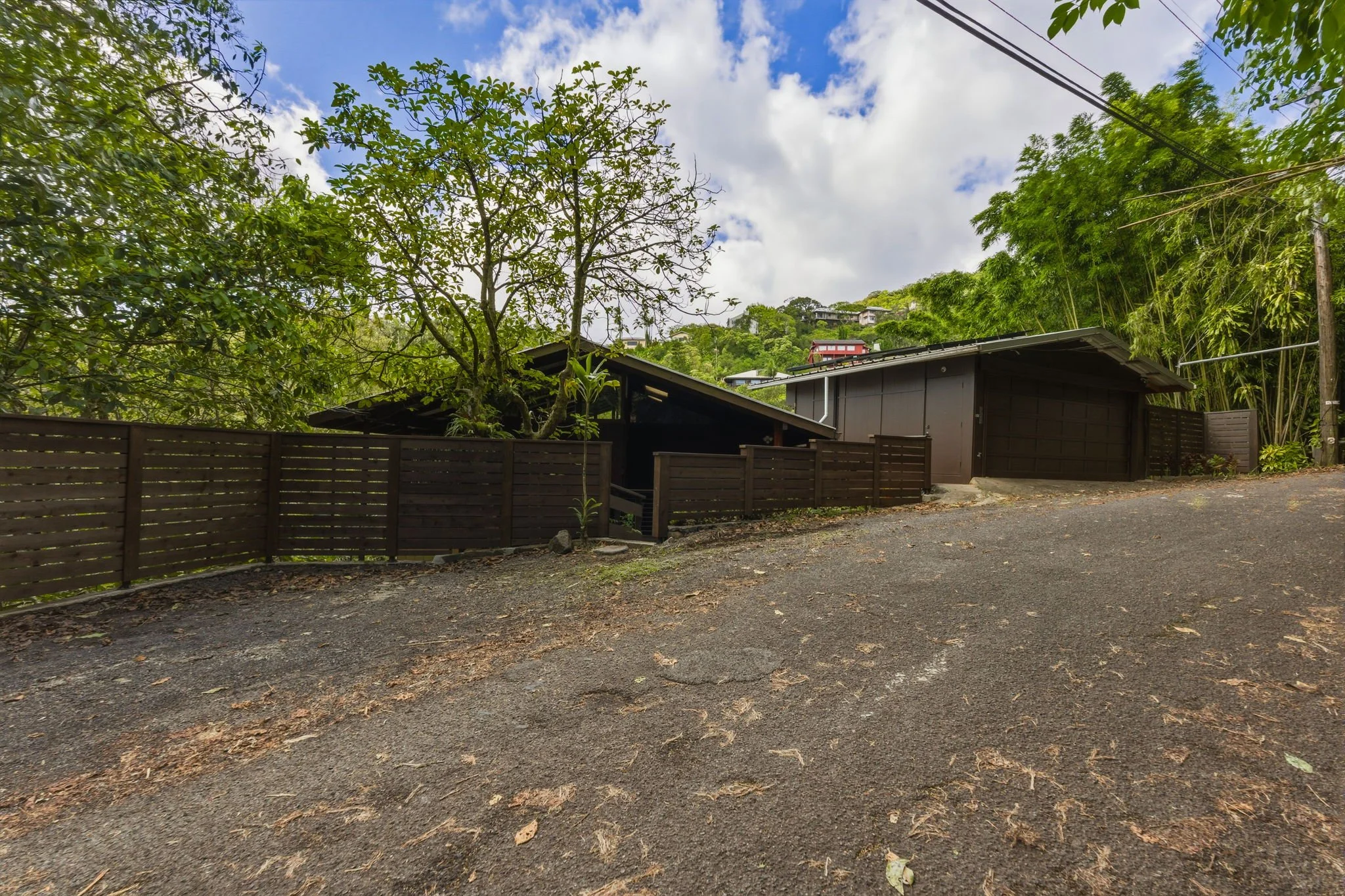 56-web-or-mls-Styron Photo 4142 Round Top Dr-2521.jpg