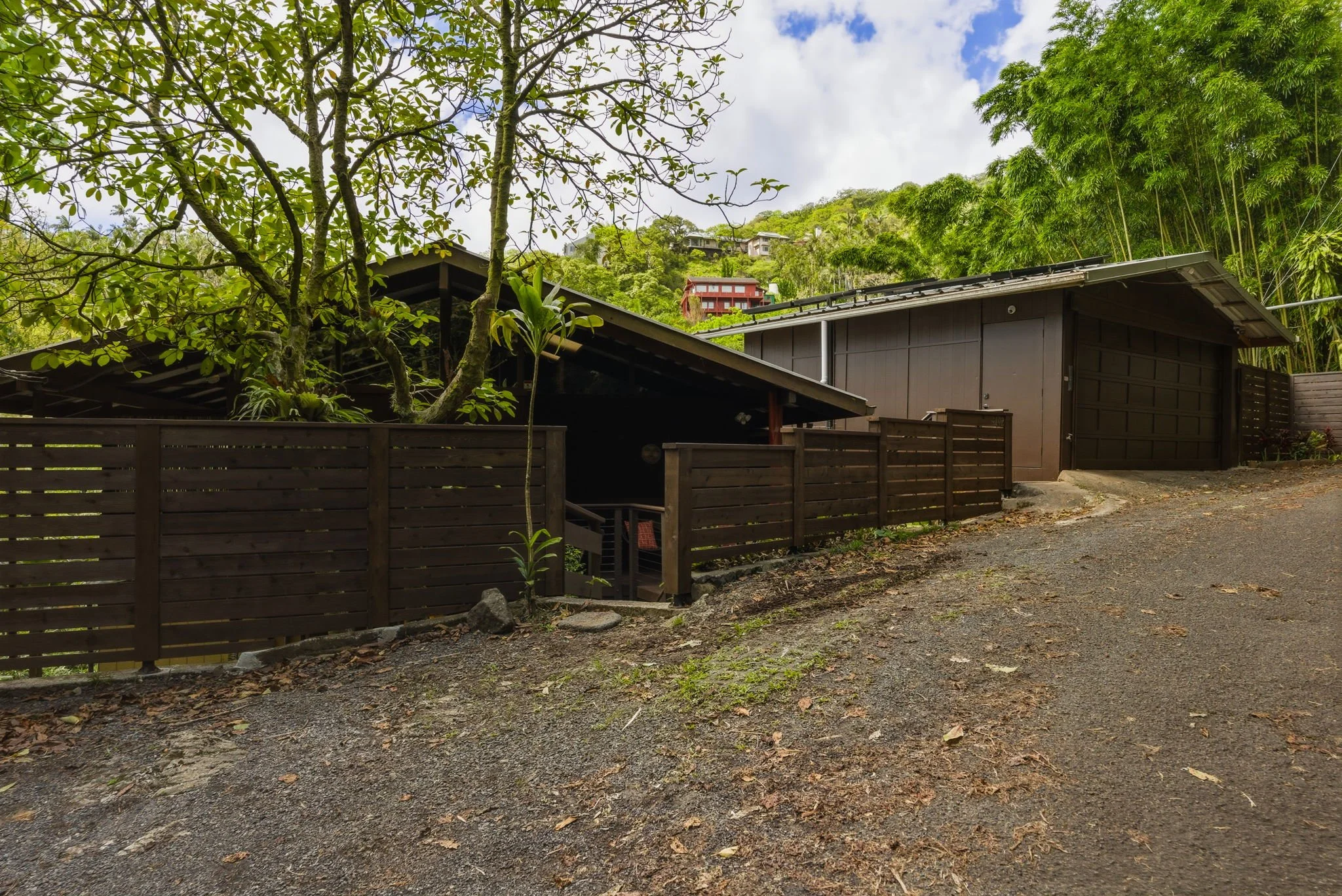 57-web-or-mls-Styron Photo 4142 Round Top Dr-2527.jpg