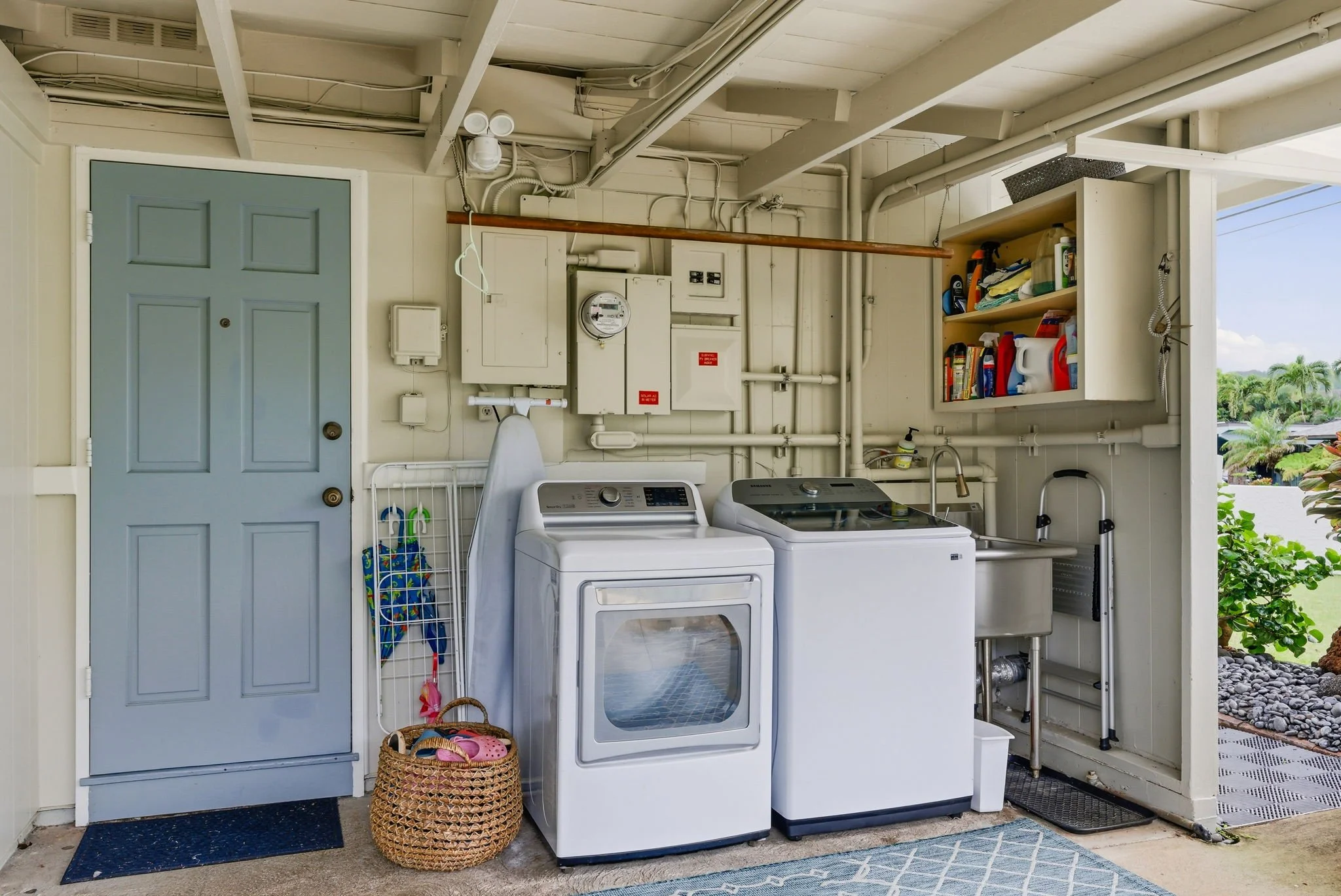 42-web-or-mls-Styron Photo 531 Kaiemi St-1879.jpg