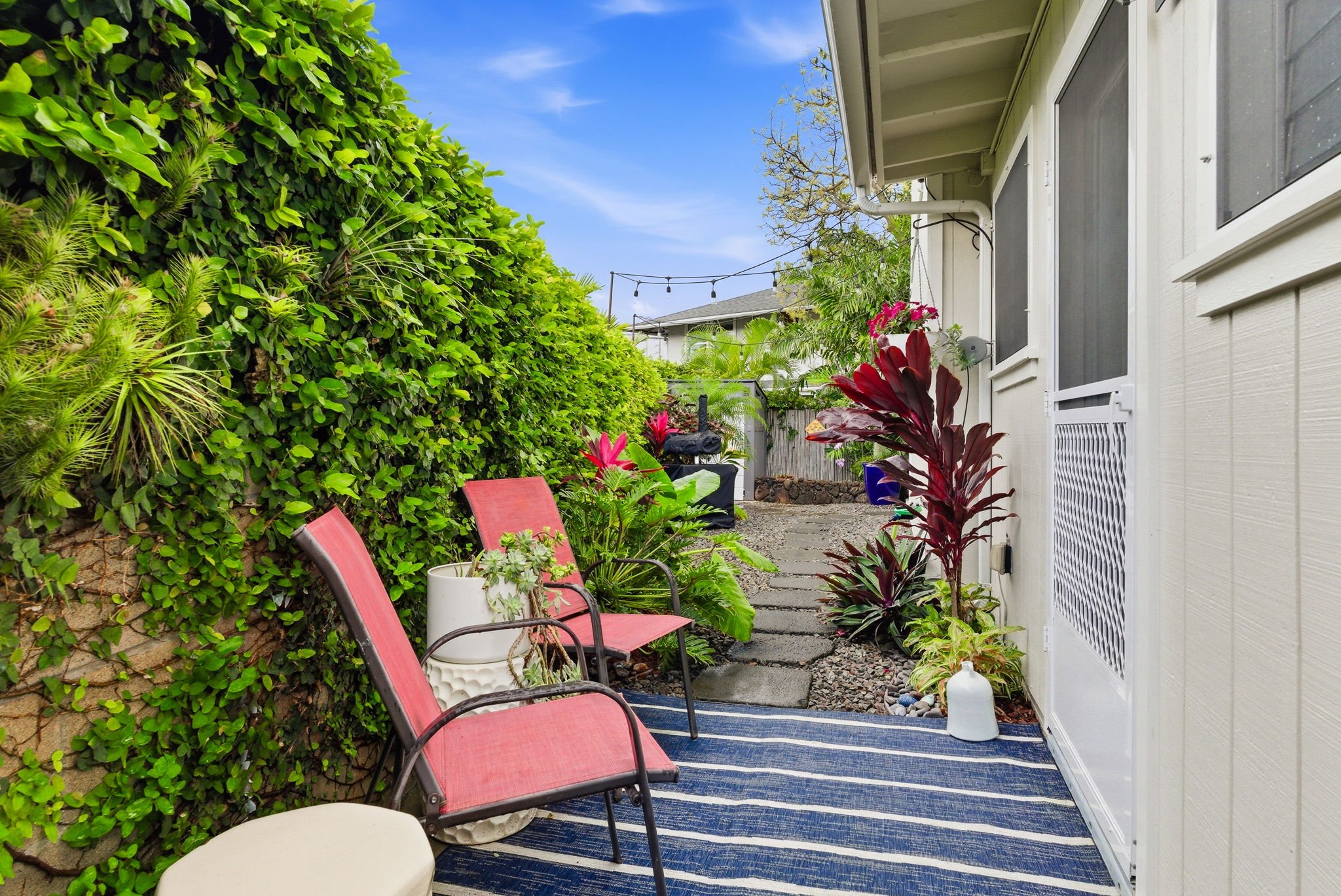 23-web-or-mls-Styron Photo 531 Kaiemi St-1782.jpg