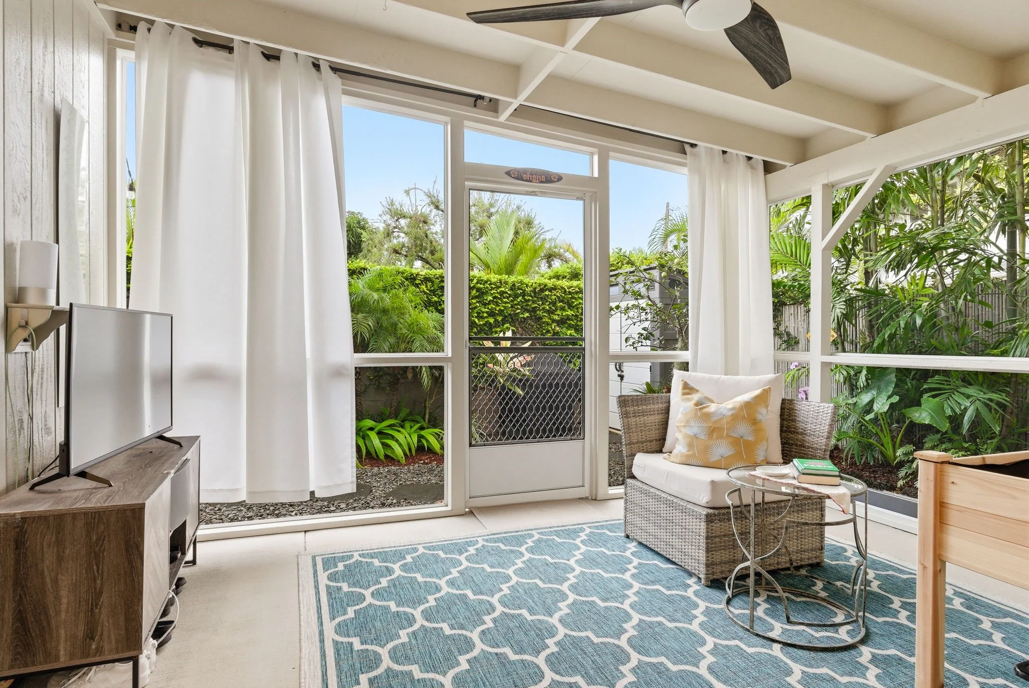 24-web-or-mls-Styron Photo 531 Kaiemi St-1785.jpg