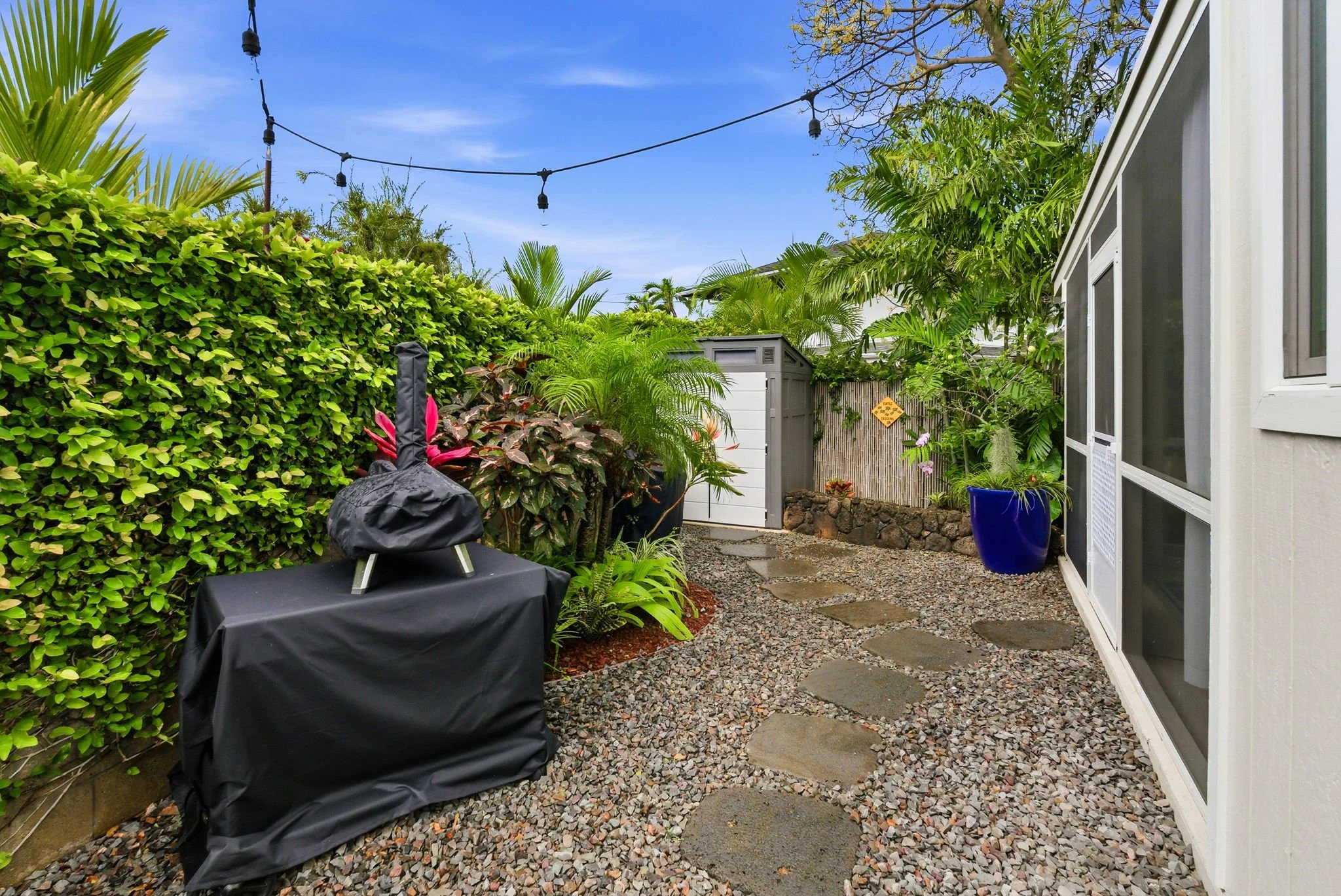 39-web-or-mls-Styron Photo 531 Kaiemi St-1870.jpg