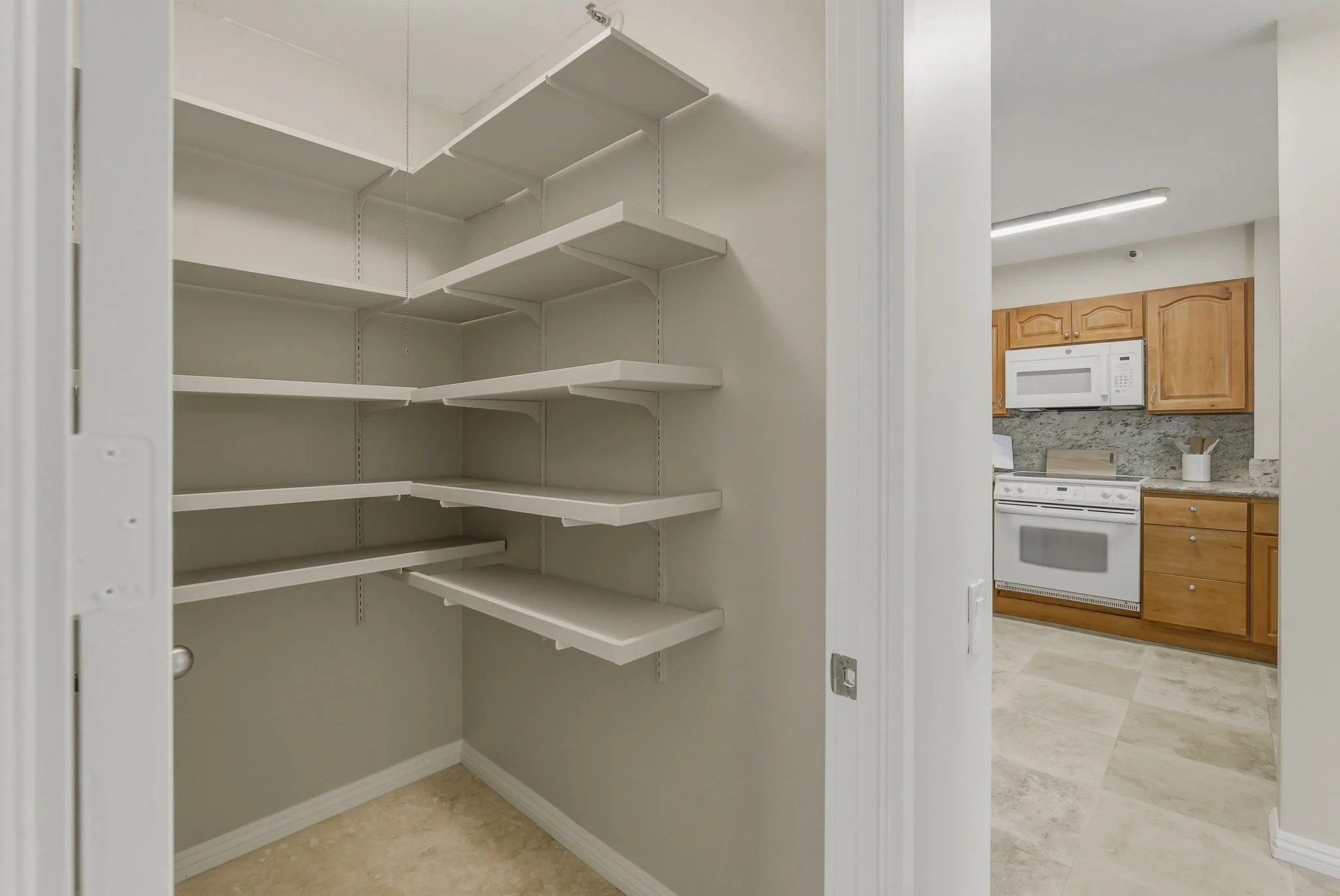 17-web-or-mls-Styron Photo 322 Aoloa St 505-9684.jpg