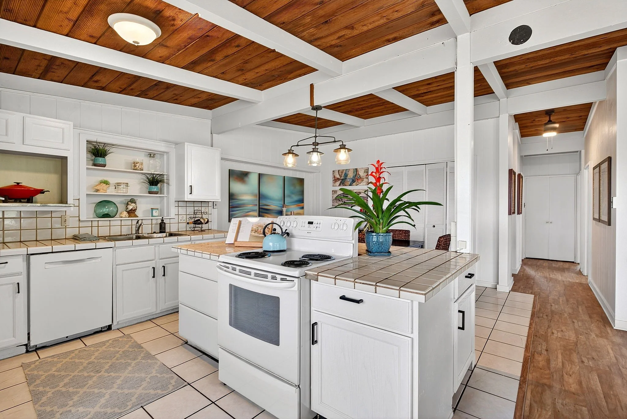 9-web-or-mls-Styron Photo 41-1644 Kalanianaʻole Hwy-6833.jpg