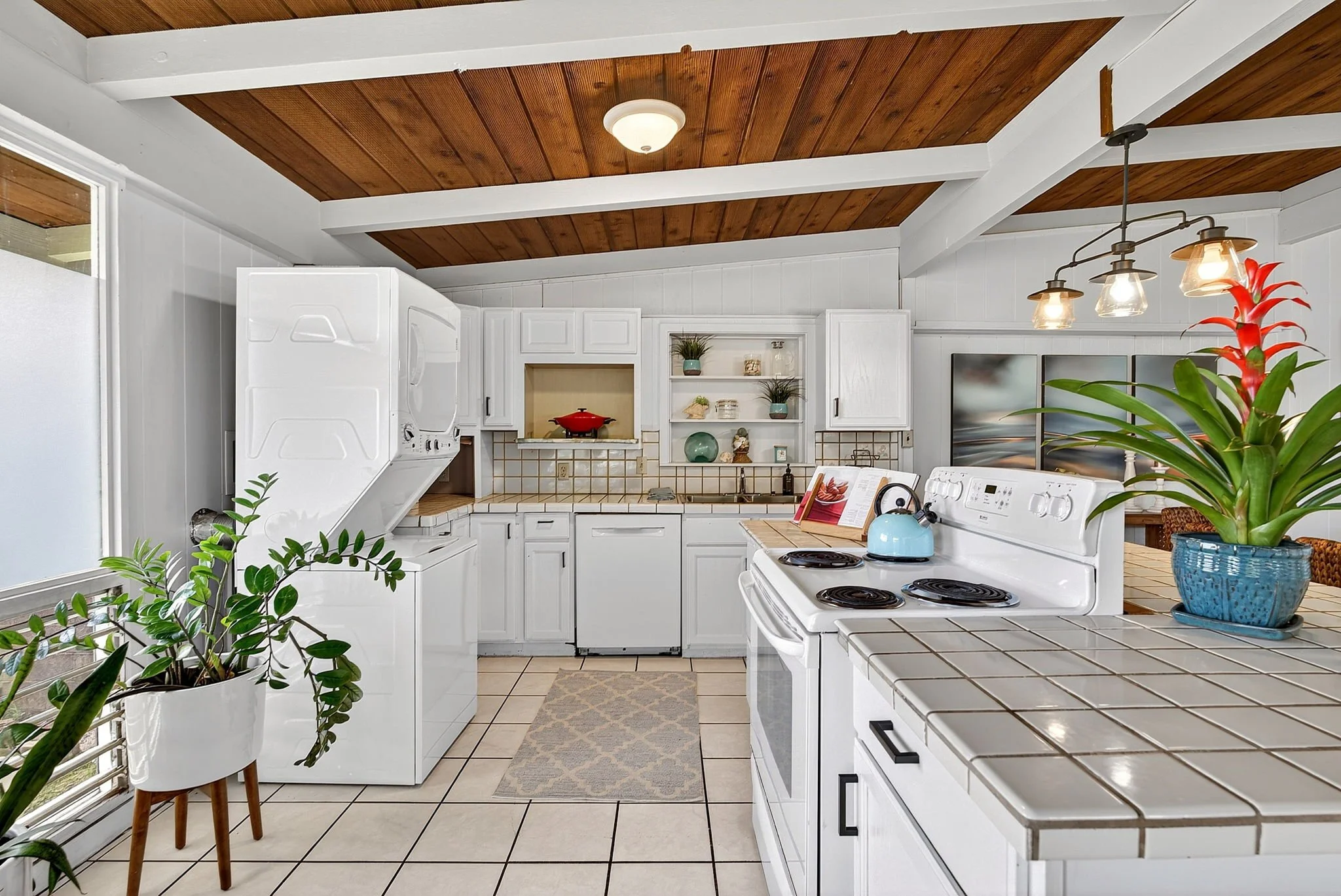 10-web-or-mls-Styron Photo 41-1644 Kalanianaʻole Hwy-6841.jpg