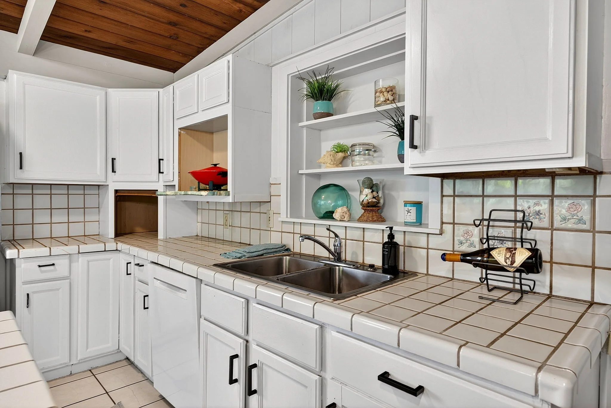 12-web-or-mls-Styron Photo 41-1644 Kalanianaʻole Hwy-6851.jpg