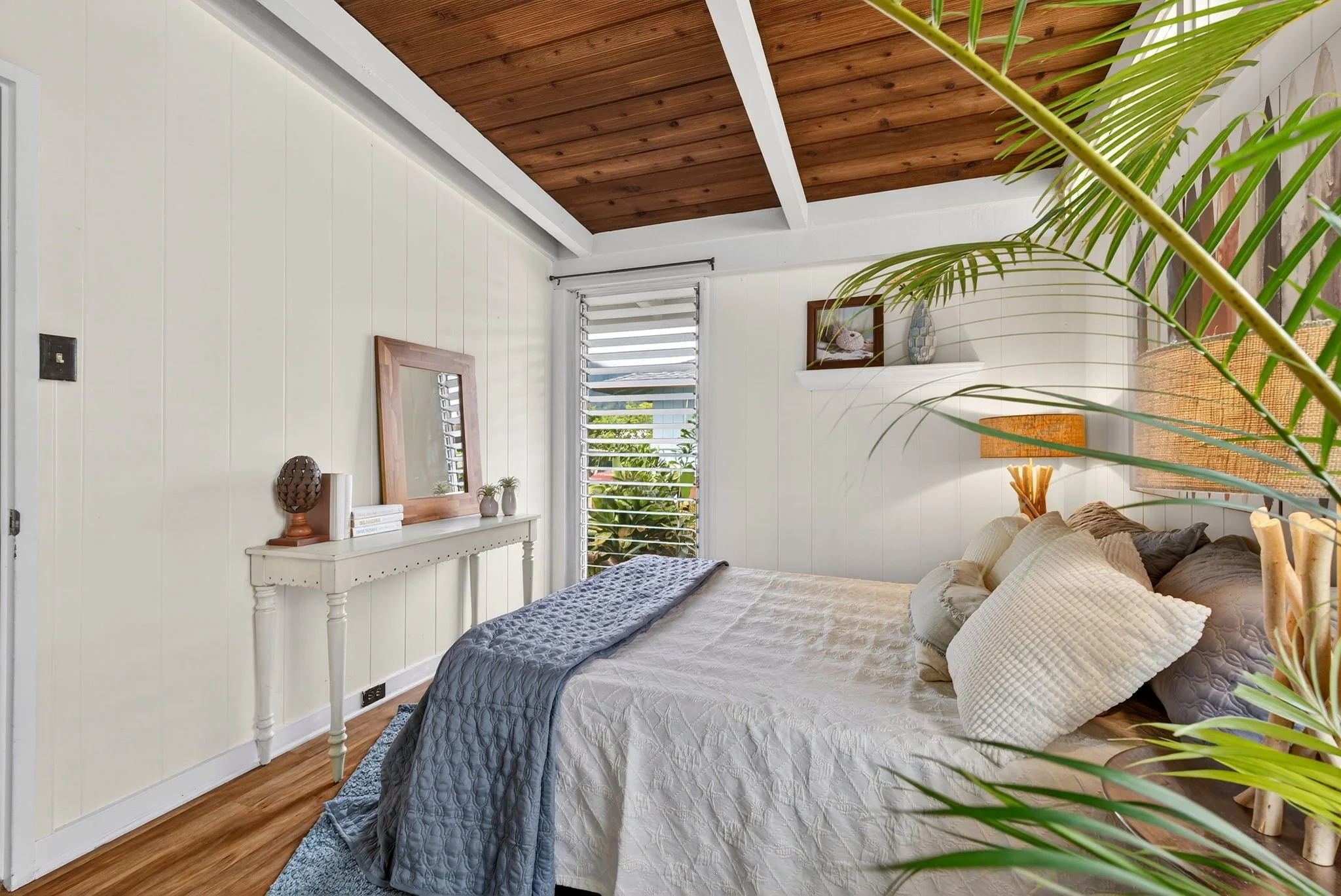 23-web-or-mls-Styron Photo 41-1644 Kalanianaʻole Hwy-6906.jpg