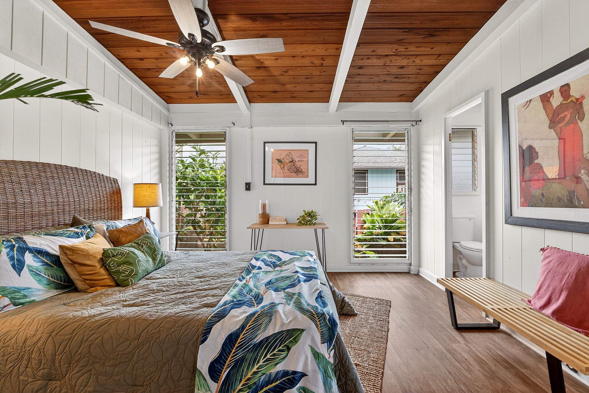 26-web-or-mls-Styron Photo 41-1644 Kalanianaʻole Hwy-6922.jpg