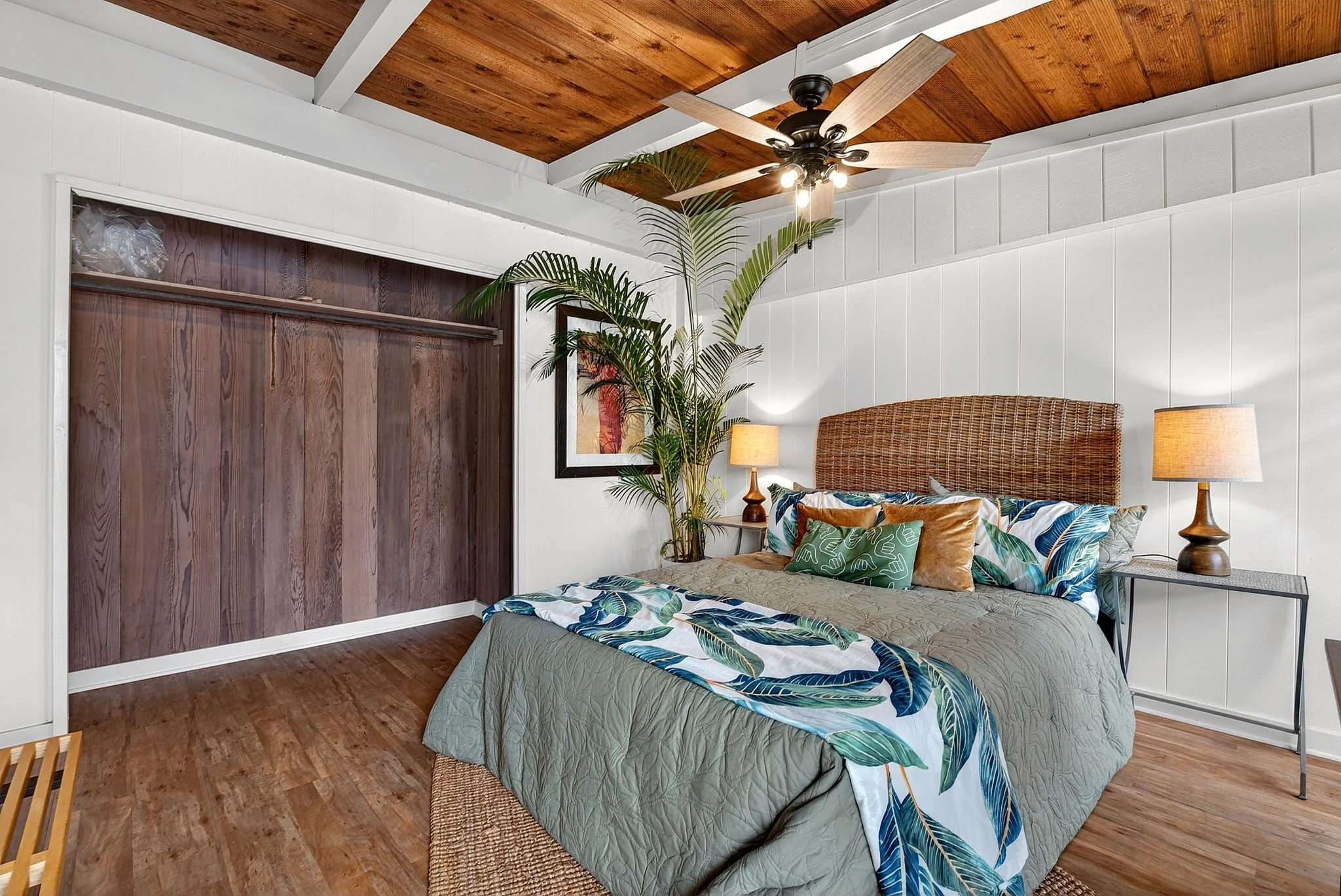 27-web-or-mls-Styron Photo 41-1644 Kalanianaʻole Hwy-6928.jpg
