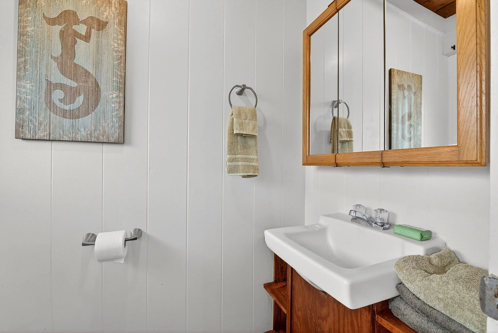 29-web-or-mls-Styron Photo 41-1644 Kalanianaʻole Hwy-6938.jpg