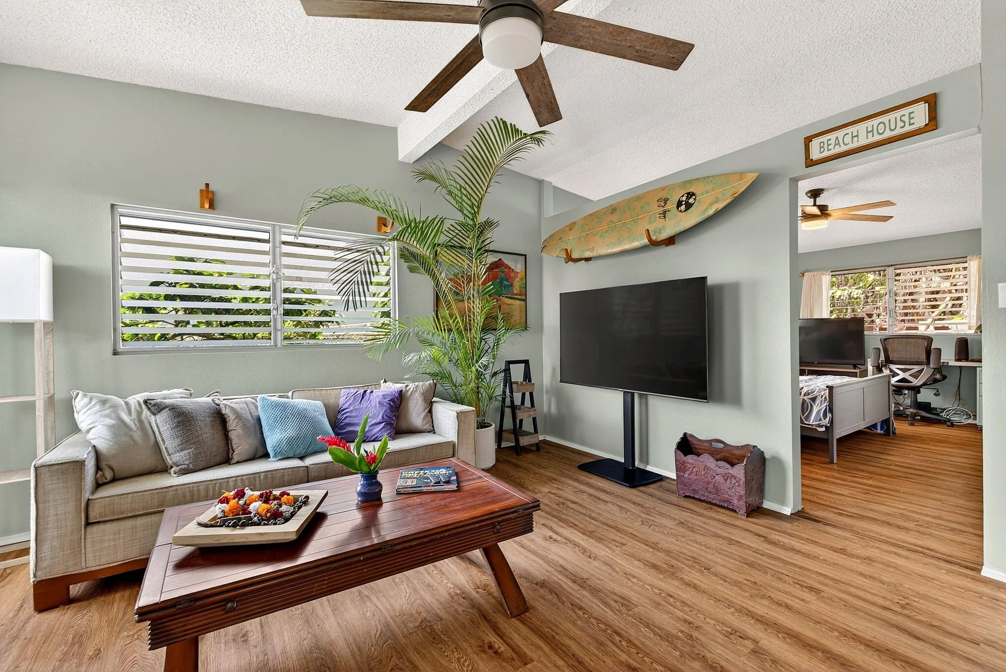 46-web-or-mls-Styron Photo 41-1644 Kalanianaʻole Hwy-7029.jpg