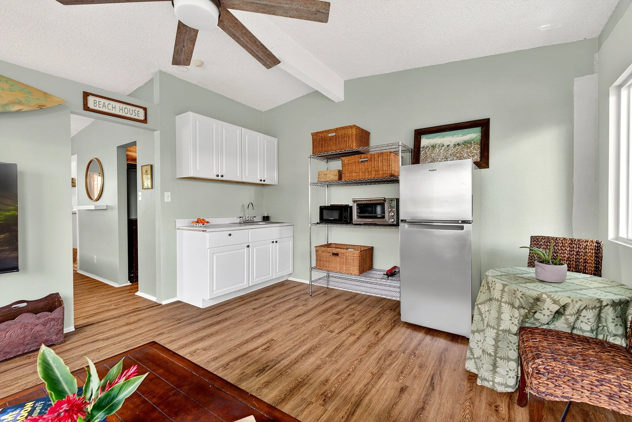 47-web-or-mls-Styron Photo 41-1644 Kalanianaʻole Hwy-7032.jpg
