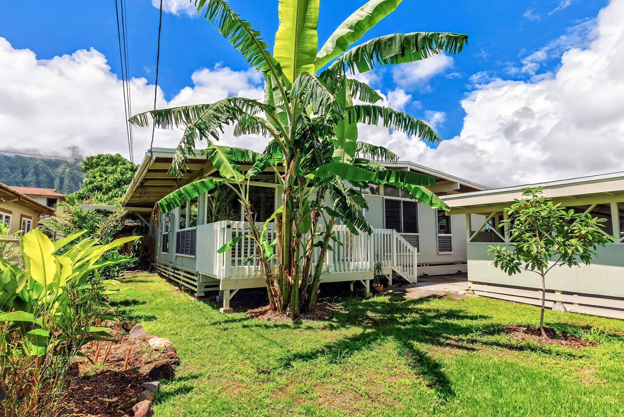 61-web-or-mls-Styron Photo 41-1644 Kalanianaʻole Hwy-7095.jpg