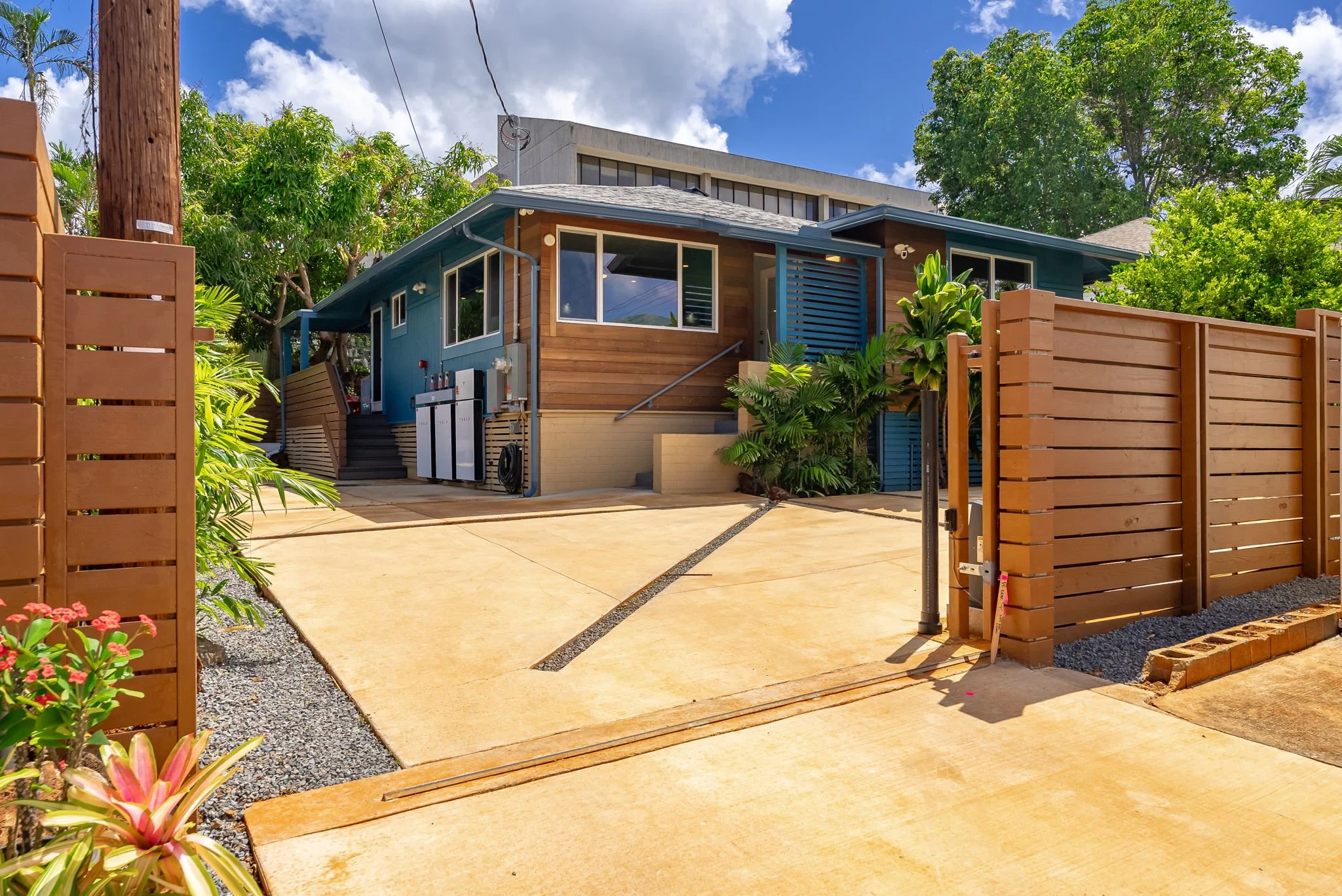 3622A MAUNALEI AVE ~ Honolulu