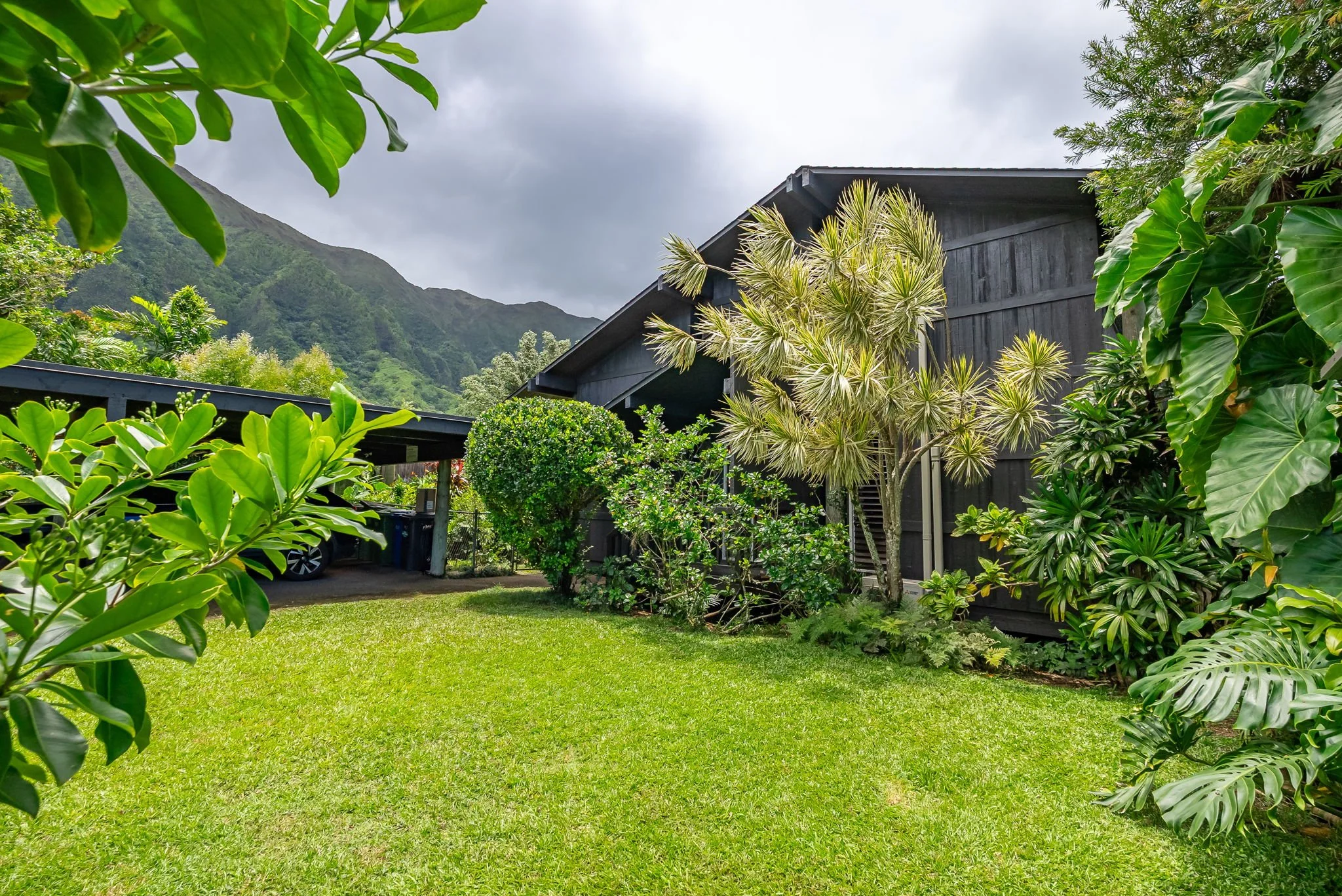 41-web-or-mls-Styron Photo 47-585 Ahuimanu Rd-2009.jpg