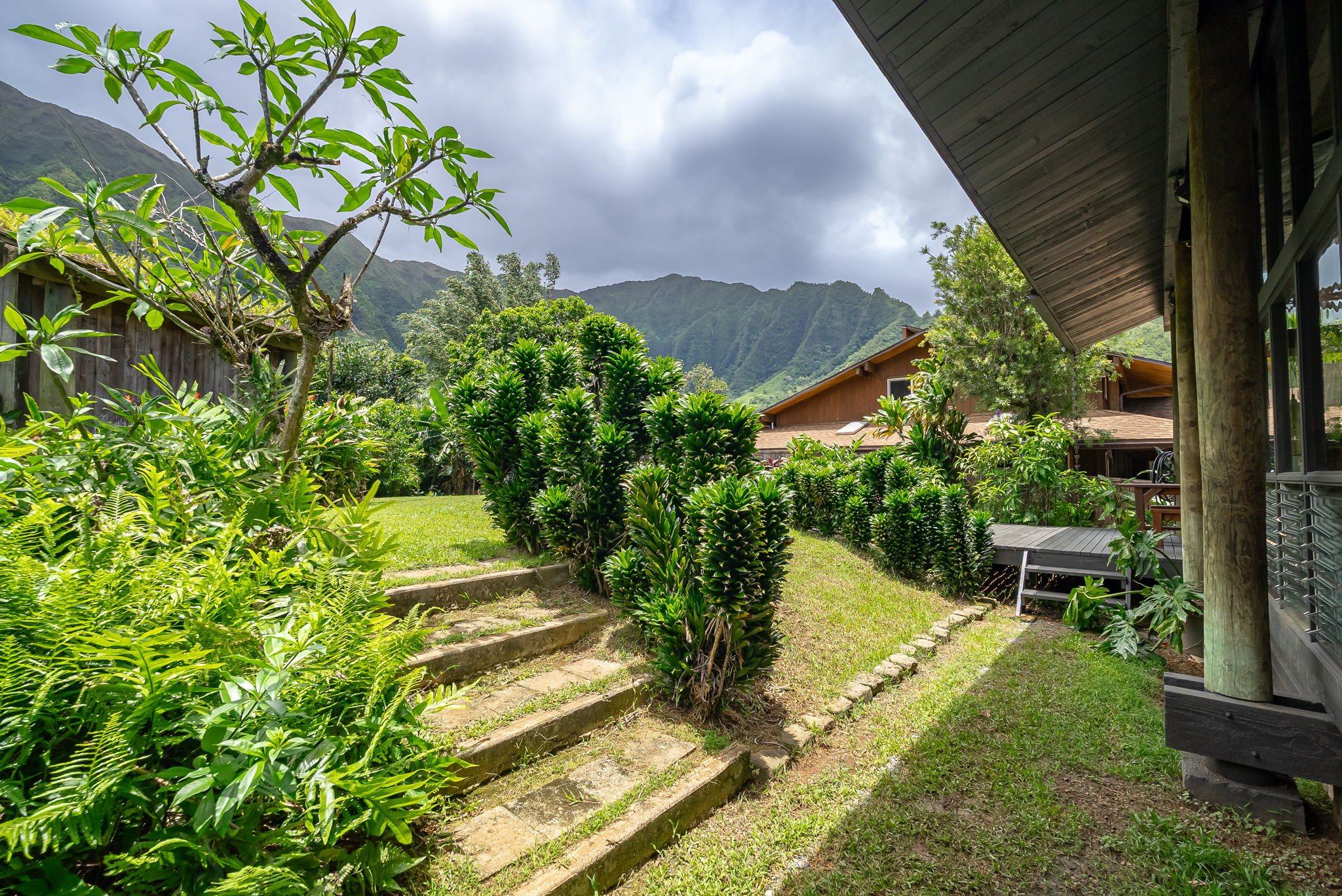 43-web-or-mls-Styron Photo 47-585 Ahuimanu Rd-2015.jpg