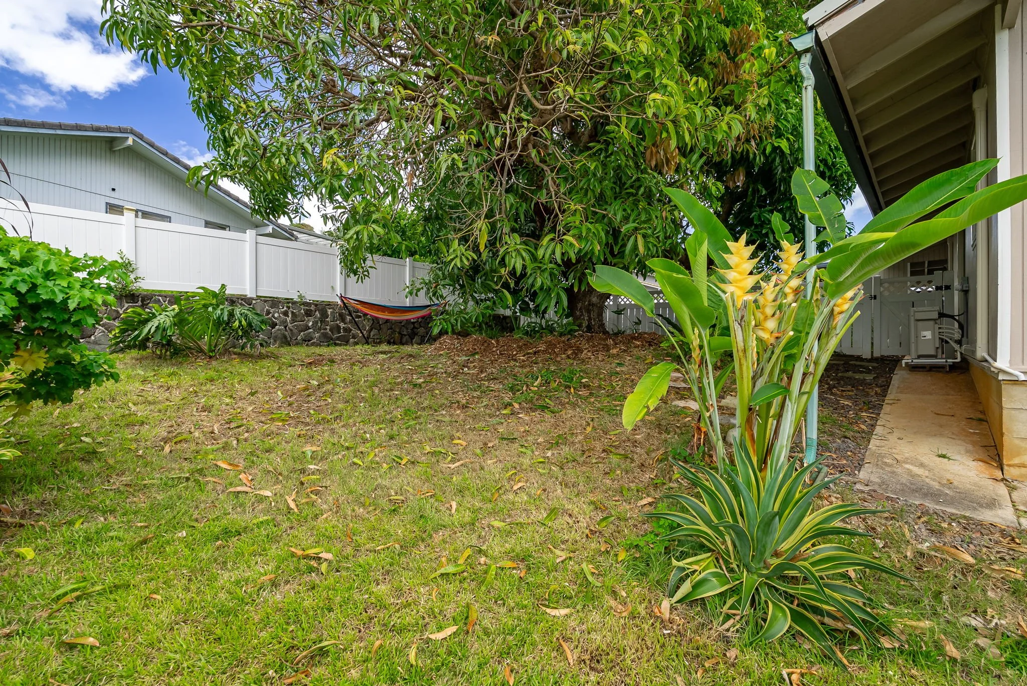 32-web-or-mls-Styron Photo 45-112 Halliday Pl Unit A-7508.jpg