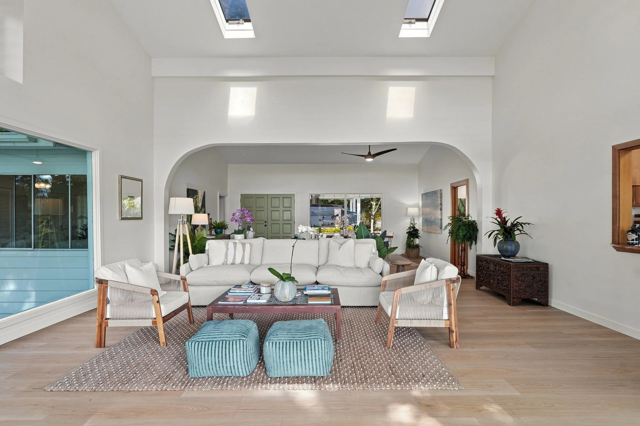 8-web-or-mls-Styron_Photo_44-397_Kaneohe_Bay_Dr_0131.jpg