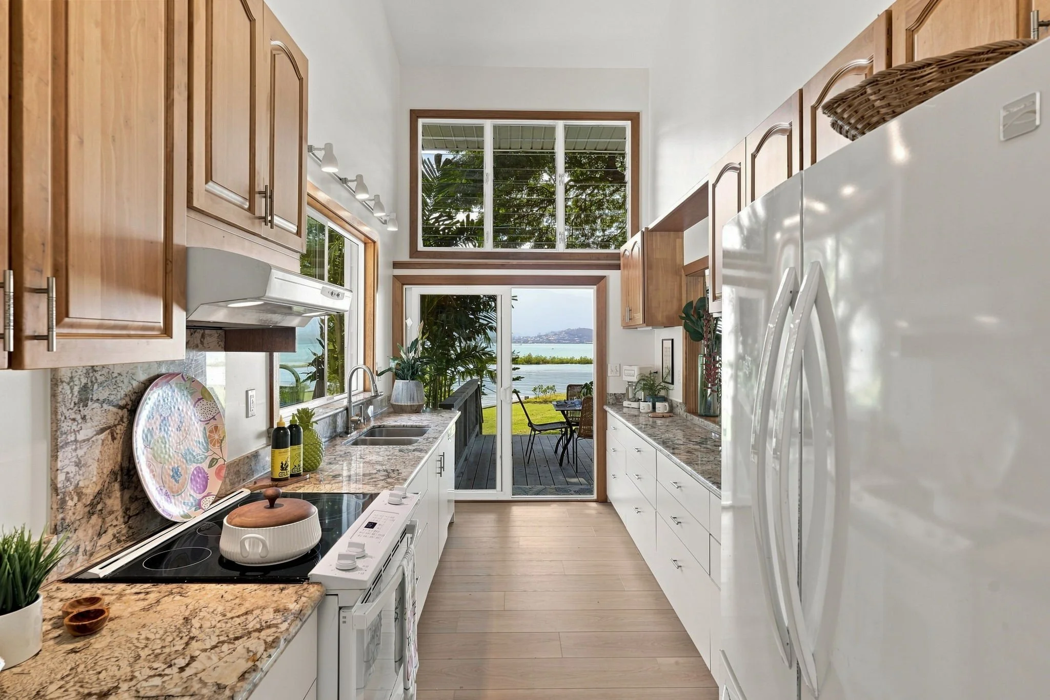 20-web-or-mls-Styron_Photo_44-397_Kaneohe_Bay_Dr_0191.jpg