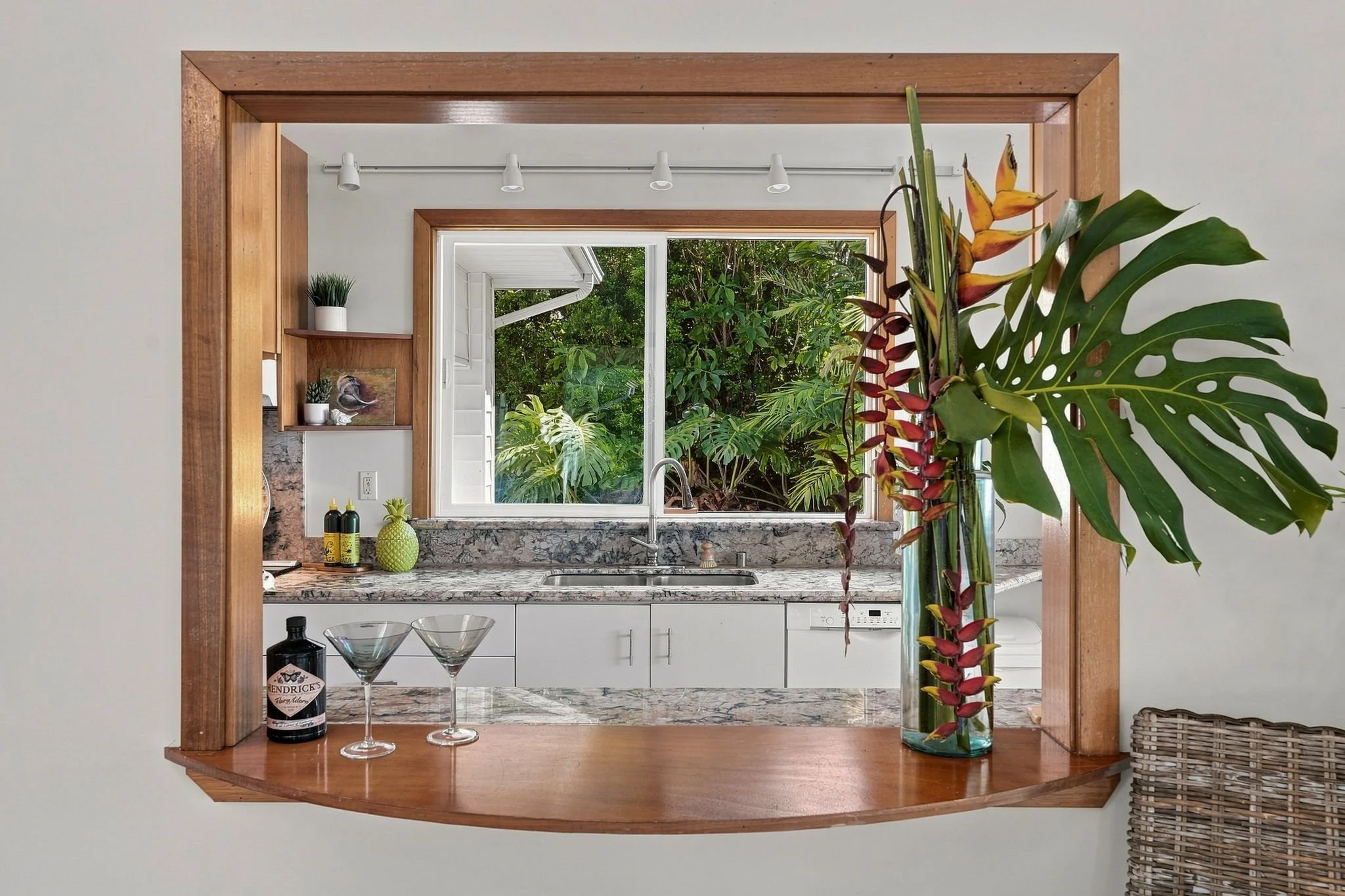 14-web-or-mls-Styron_Photo_44-397_Kaneohe_Bay_Dr_0161.jpg