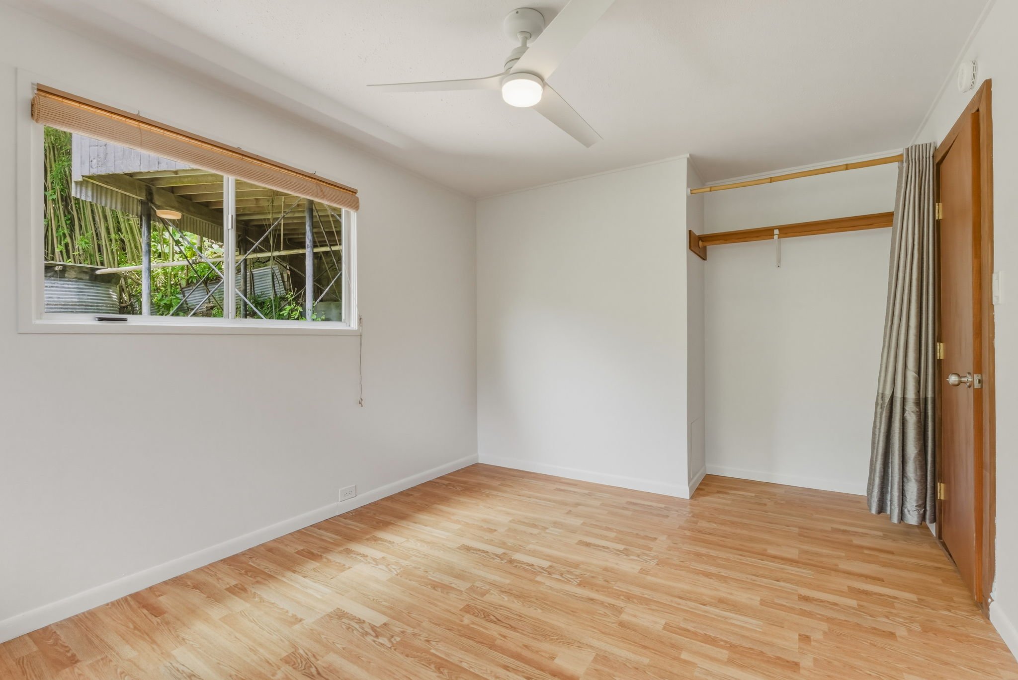 22-web-or-mls-Styron Photo 4142 Round Top Dr-2358.jpg