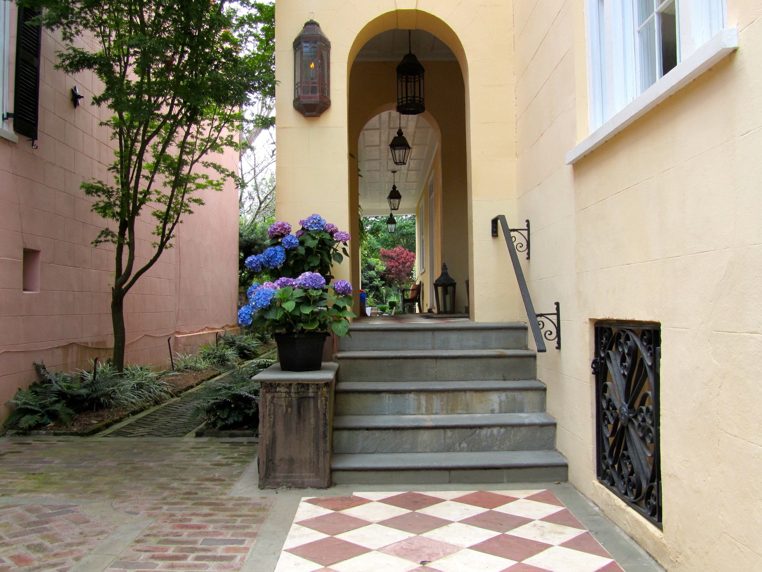 charleston house.jpg