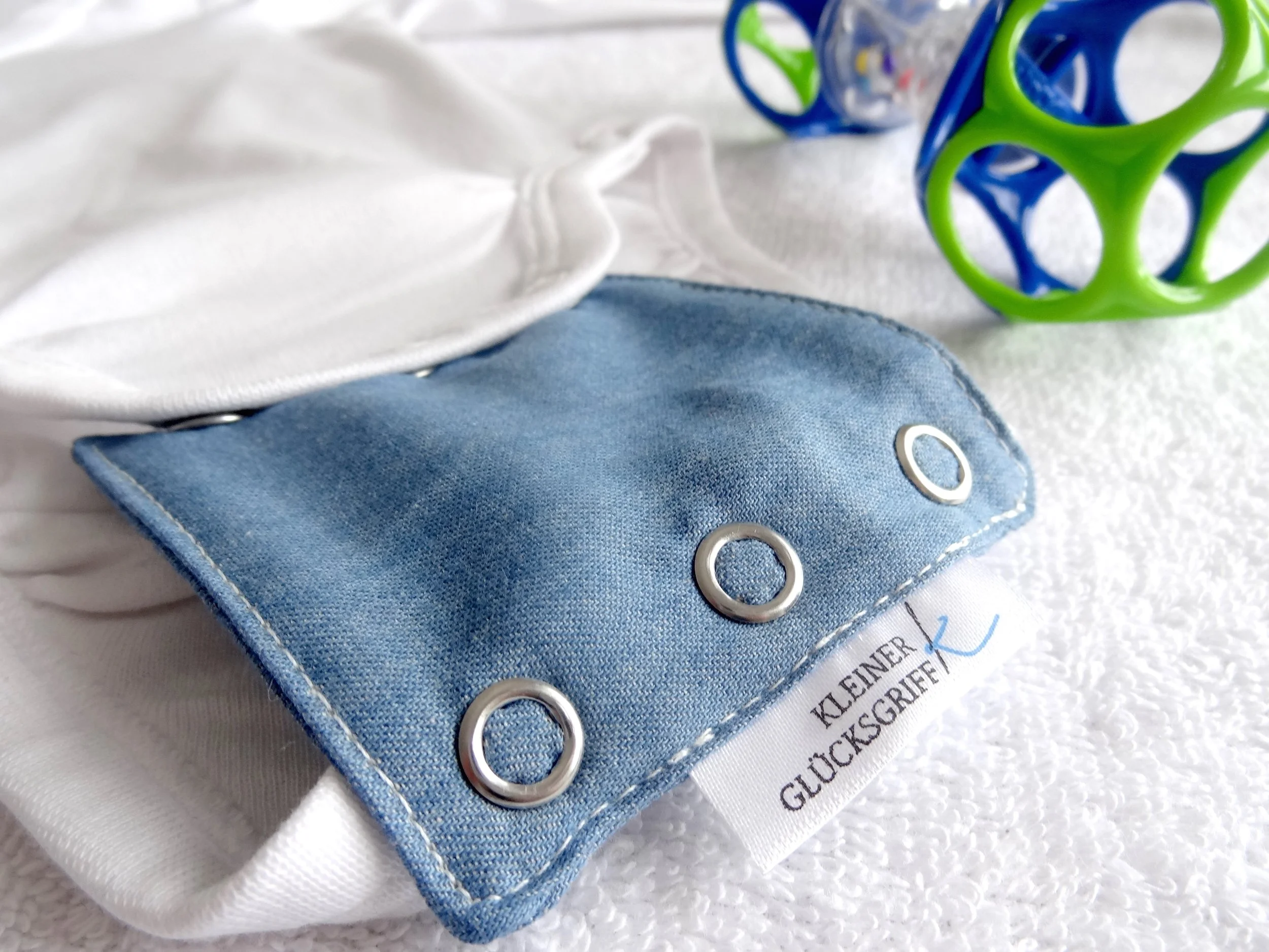 BBB jeans mit Greifling seitlich.jpg