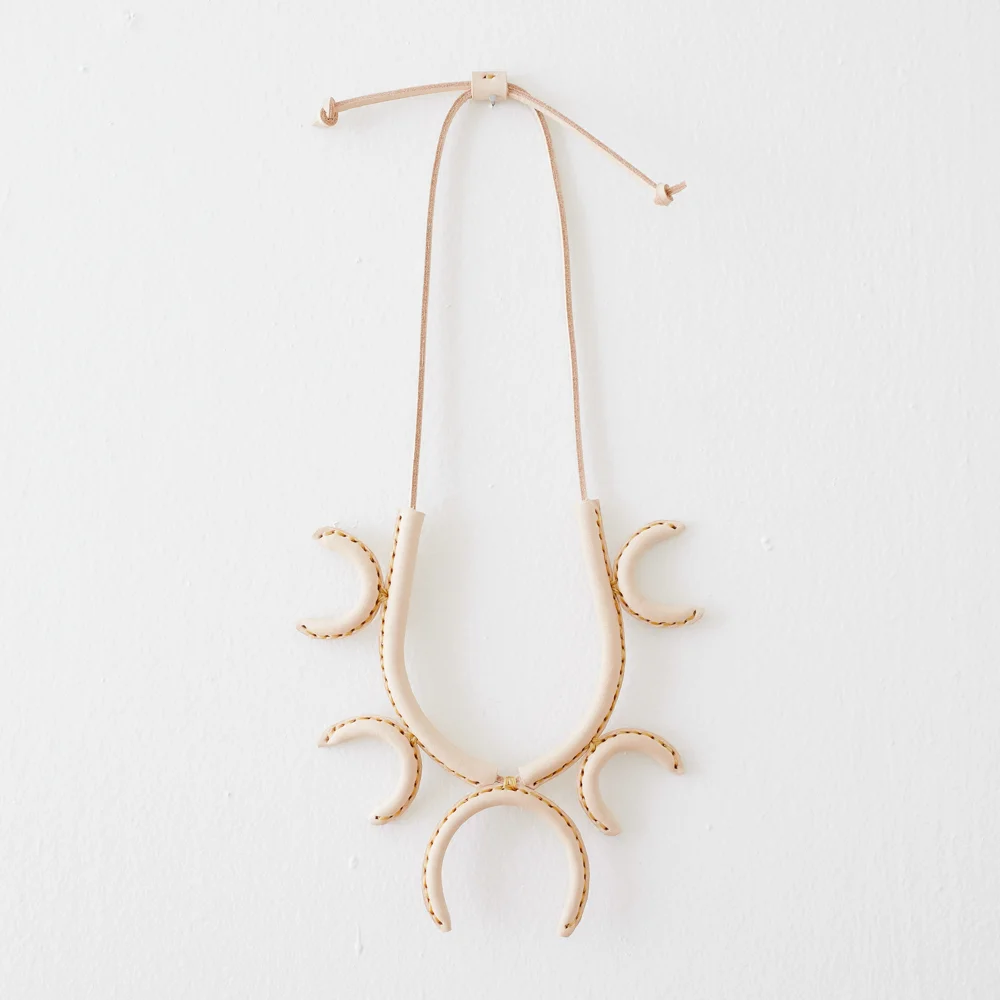 flor necklace — Crescioni 