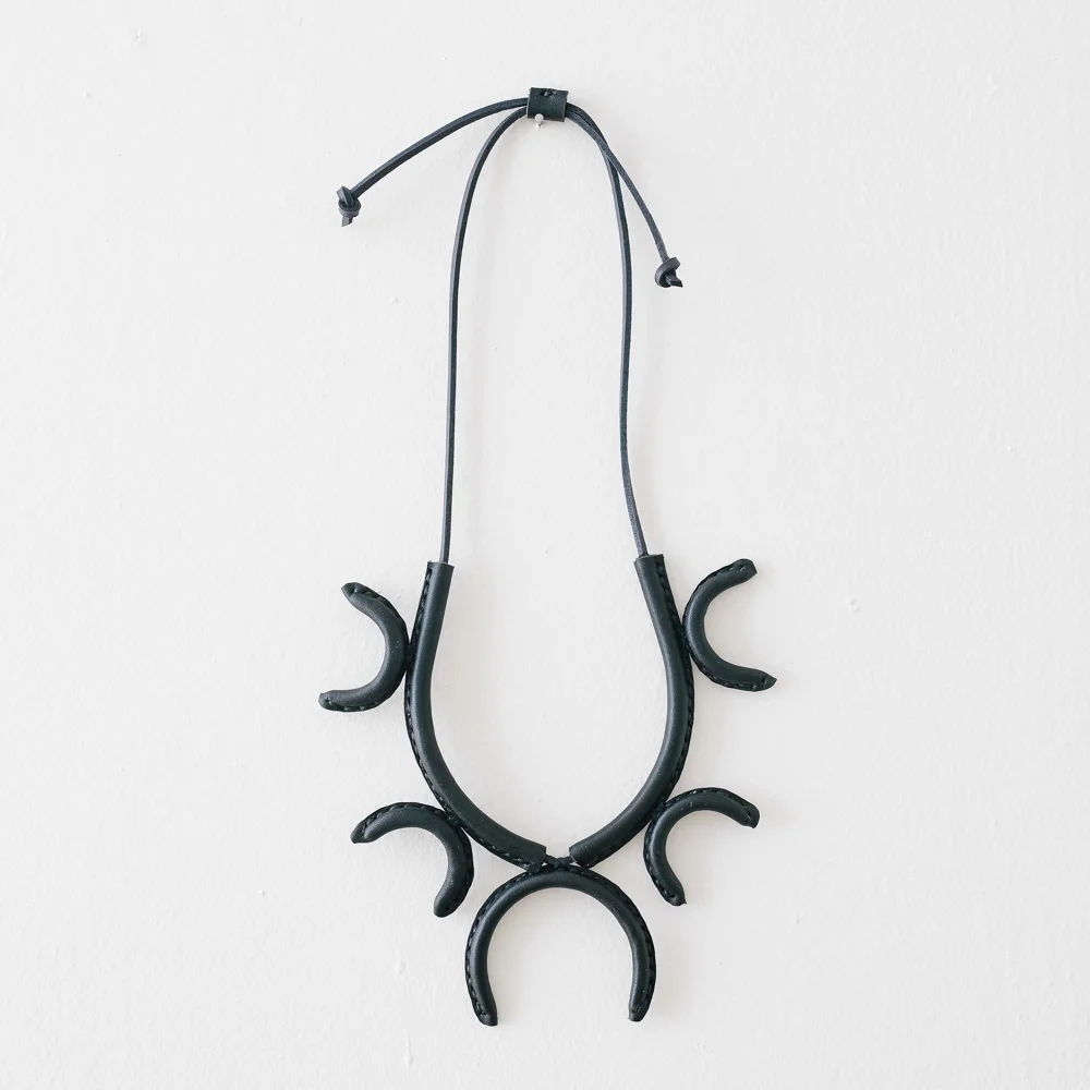 flor necklace — Crescioni 