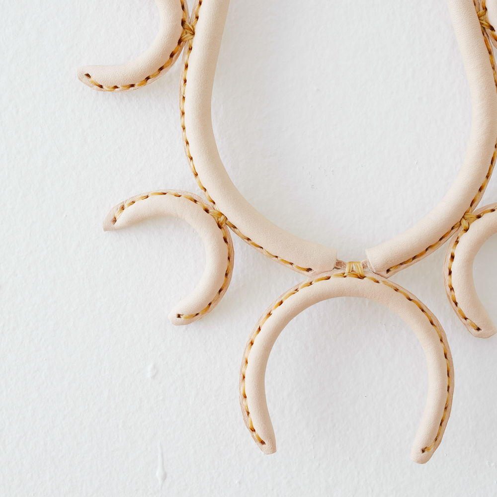 flor necklace — Crescioni