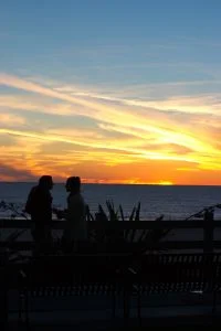 sunset-couple-1563169-638x477.jpg