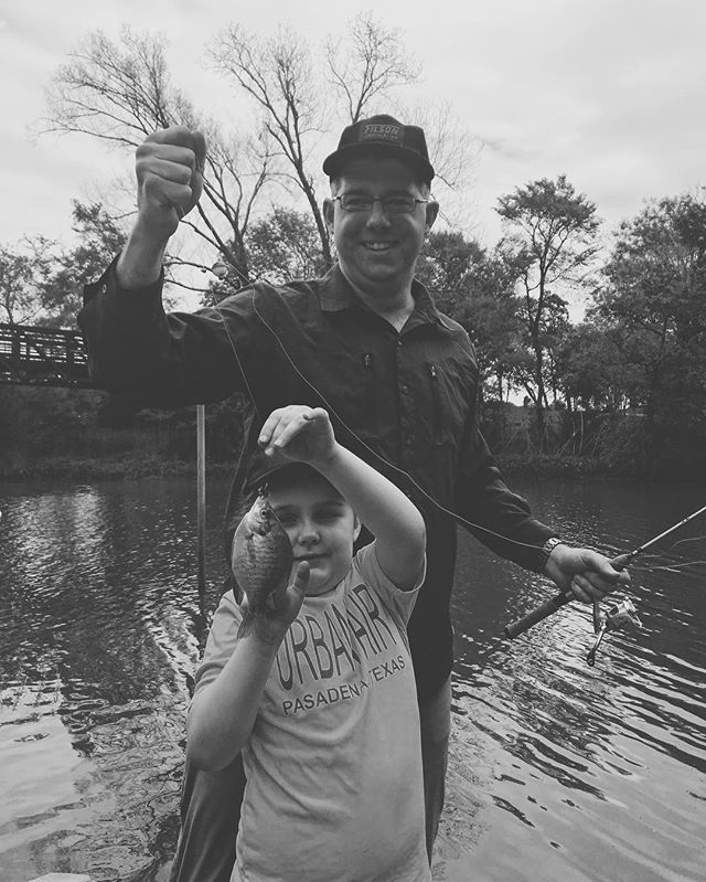 Fishing with my daughter. .
.
.
.
.
 #famfirst #familylove #familyouting #familytrip #familiesareforever #familyvacation #familyportraits #famiglia #familytimeisthebesttime #familyiseverything #familypicture #mifamilia #familypictures #familygoals #f