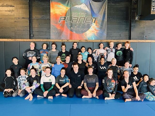 How do you like to spend your Sunday mornings? We like to grapple! Women&rsquo;s classes every Friday at 5pm and Sunday at 10:30am.
#strongwomen #10thplanetportland #supportwomensjiujitsu
&bull;
🌲 10TH PLANET PORTLAND 🌲
&bull;
|| NOGI. ALL DAY. WOR