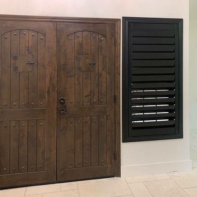 Woodlore Plus&trade; Shutters

NORMAN&reg;

Woodlore Plus&trade; Made with ABS co-polymer materials, the same technology found in high endurance applications such as auto parts and helmets. Featuring enhanced style options and added resistance to the