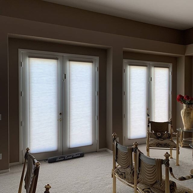 Portrait Honeycomb Shades - 9/16&quot; Single Cell

JMR BLINDS

Versatile, Energy Efficient, Unmistakably Norman&reg;

With rich materials, and an even richer history, our Portrait&trade; Honeycomb Shades feature award-winning designs, exclusive opti