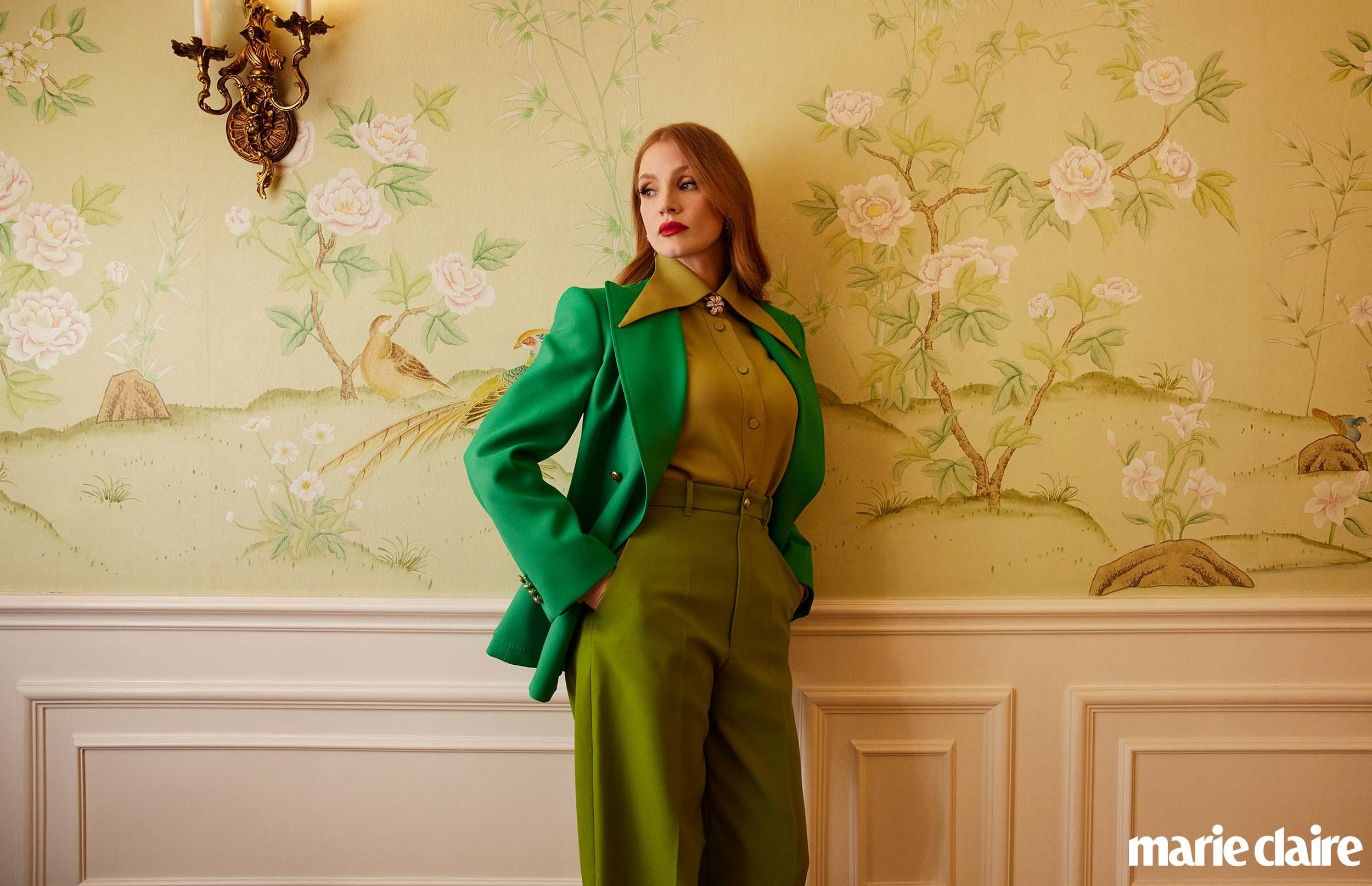 HolidayIssue_JessicaChastain_Spread_Gucci.jpg