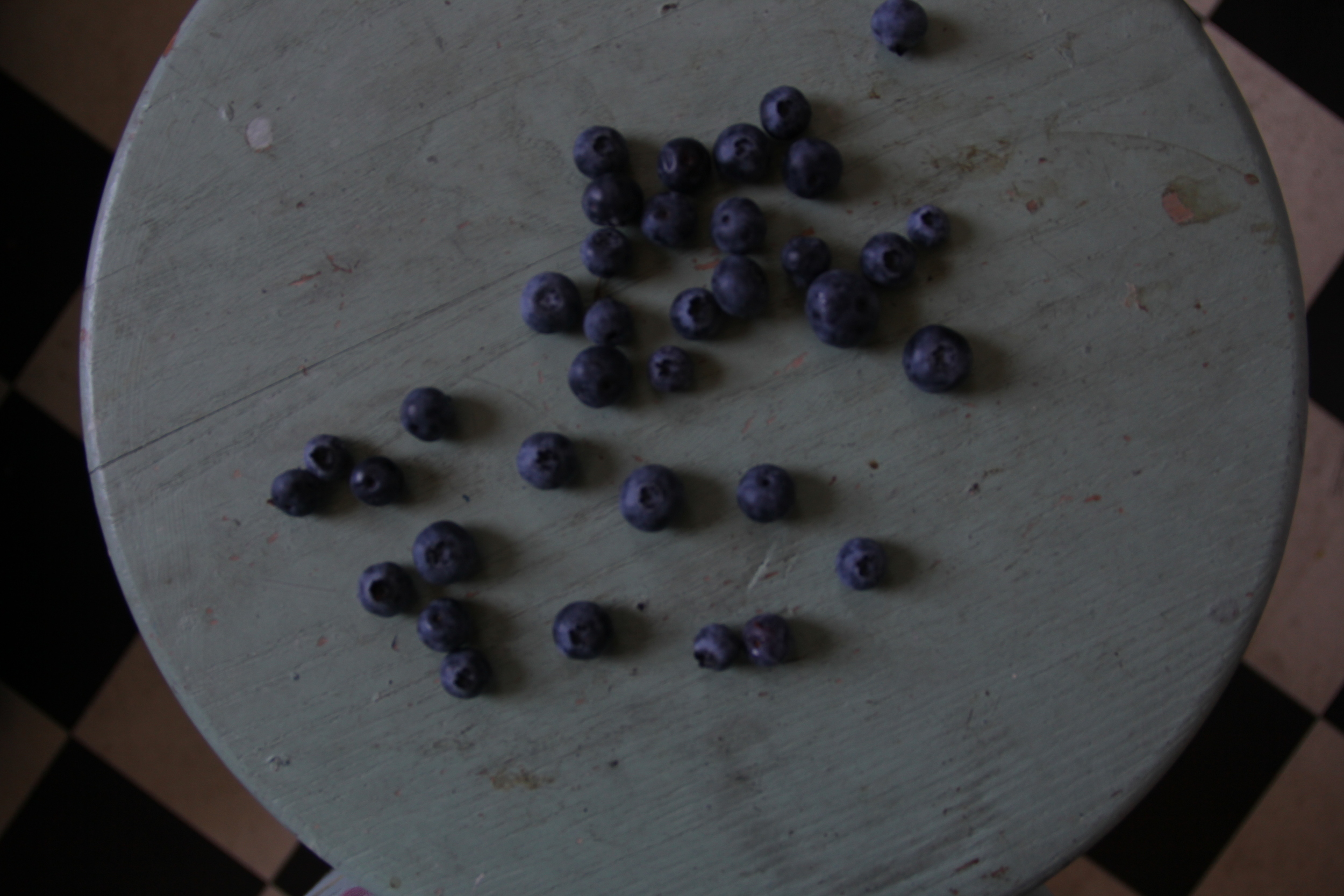 For longer shelf life, keep blueberries in a closed container between layers of paper towels.