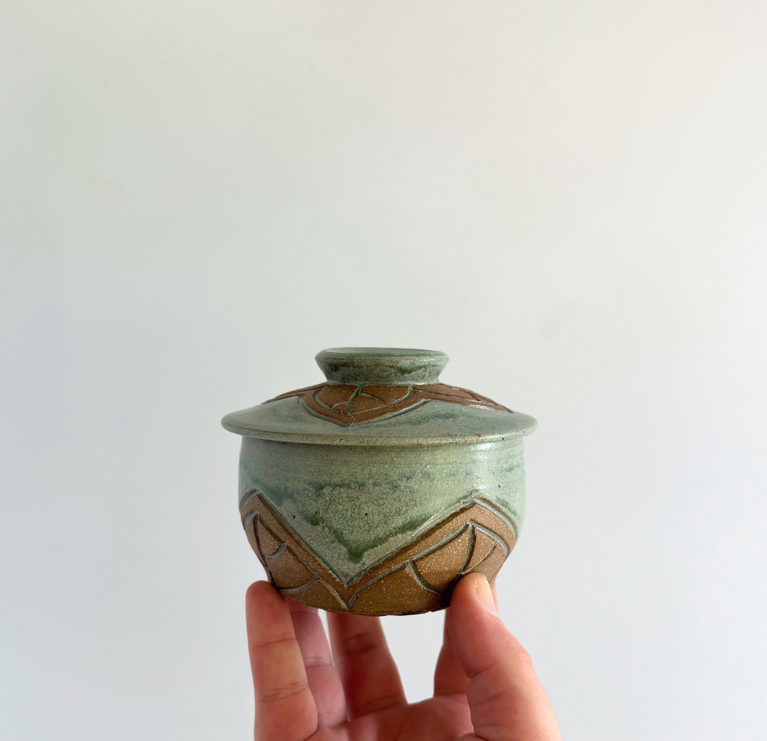 Little Salt Jar with Leaf Arches