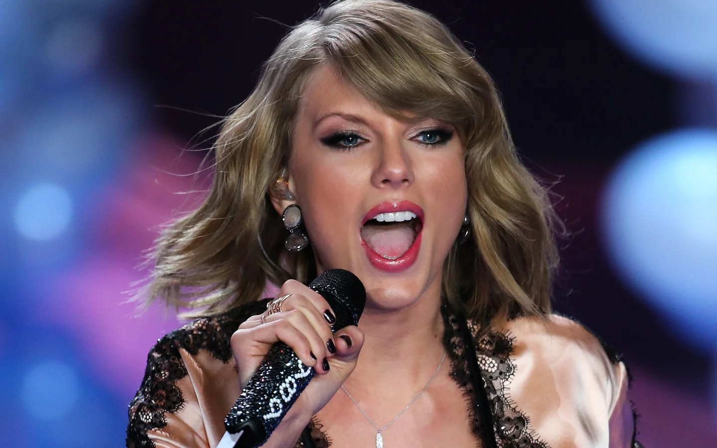 Taylor Swift - Global Access